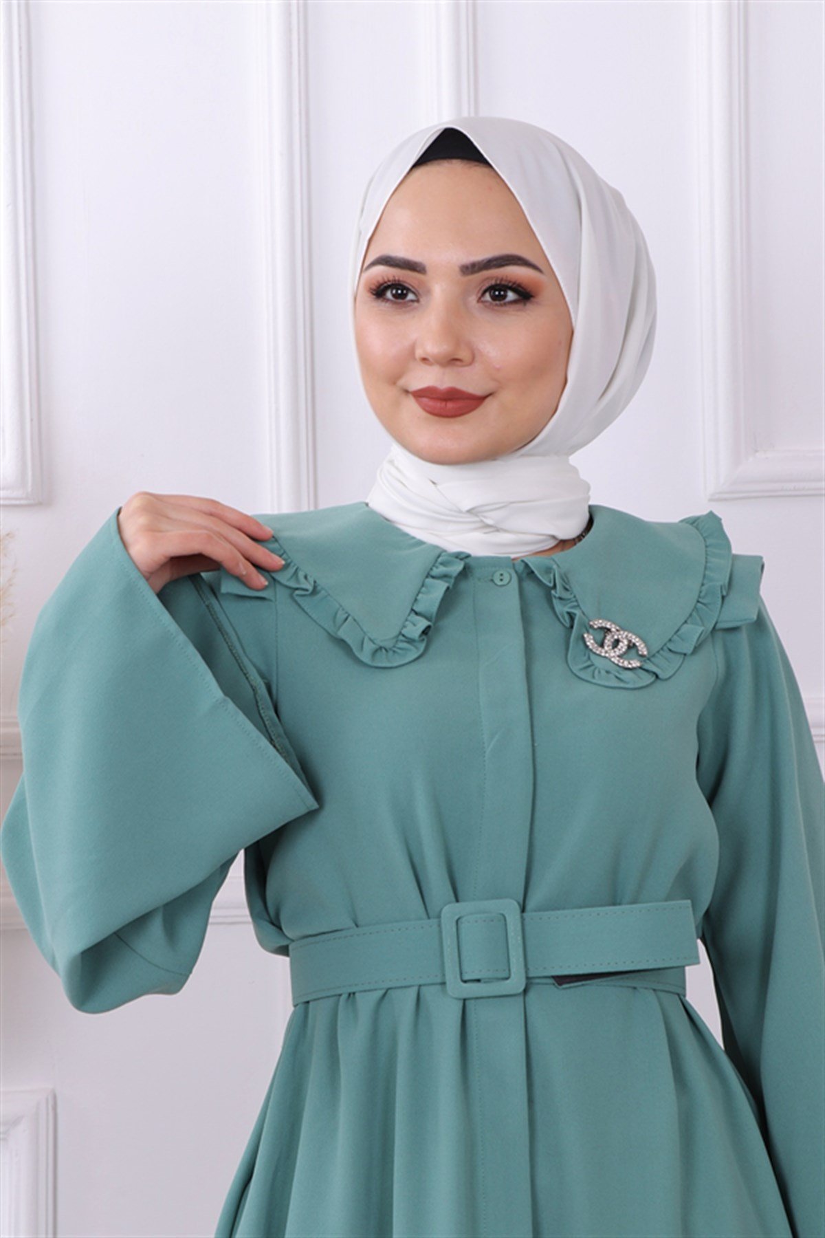 Bronş detaylı elbise yeşil