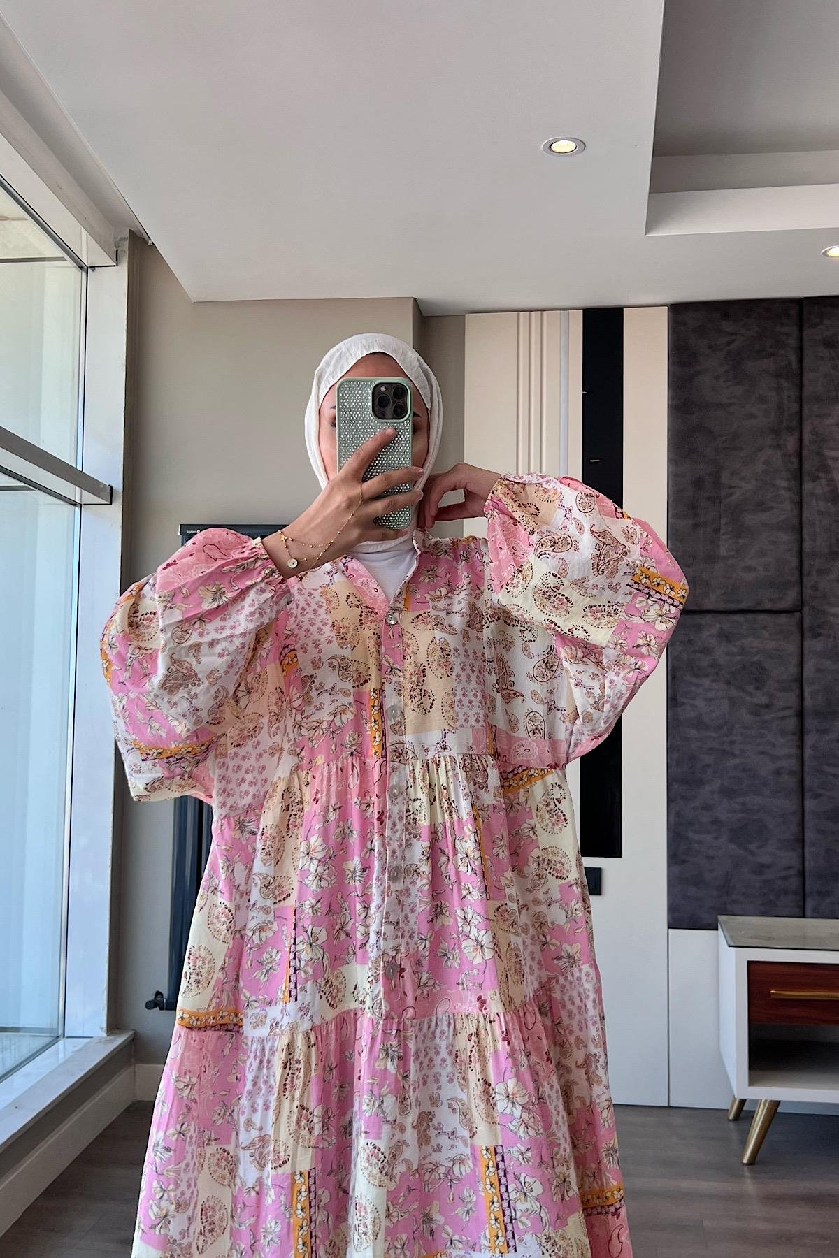 Yarım Patlı Desenli Elbise Pembe Çiçekli DubaiShowroomELBİSELER01551-PMBE