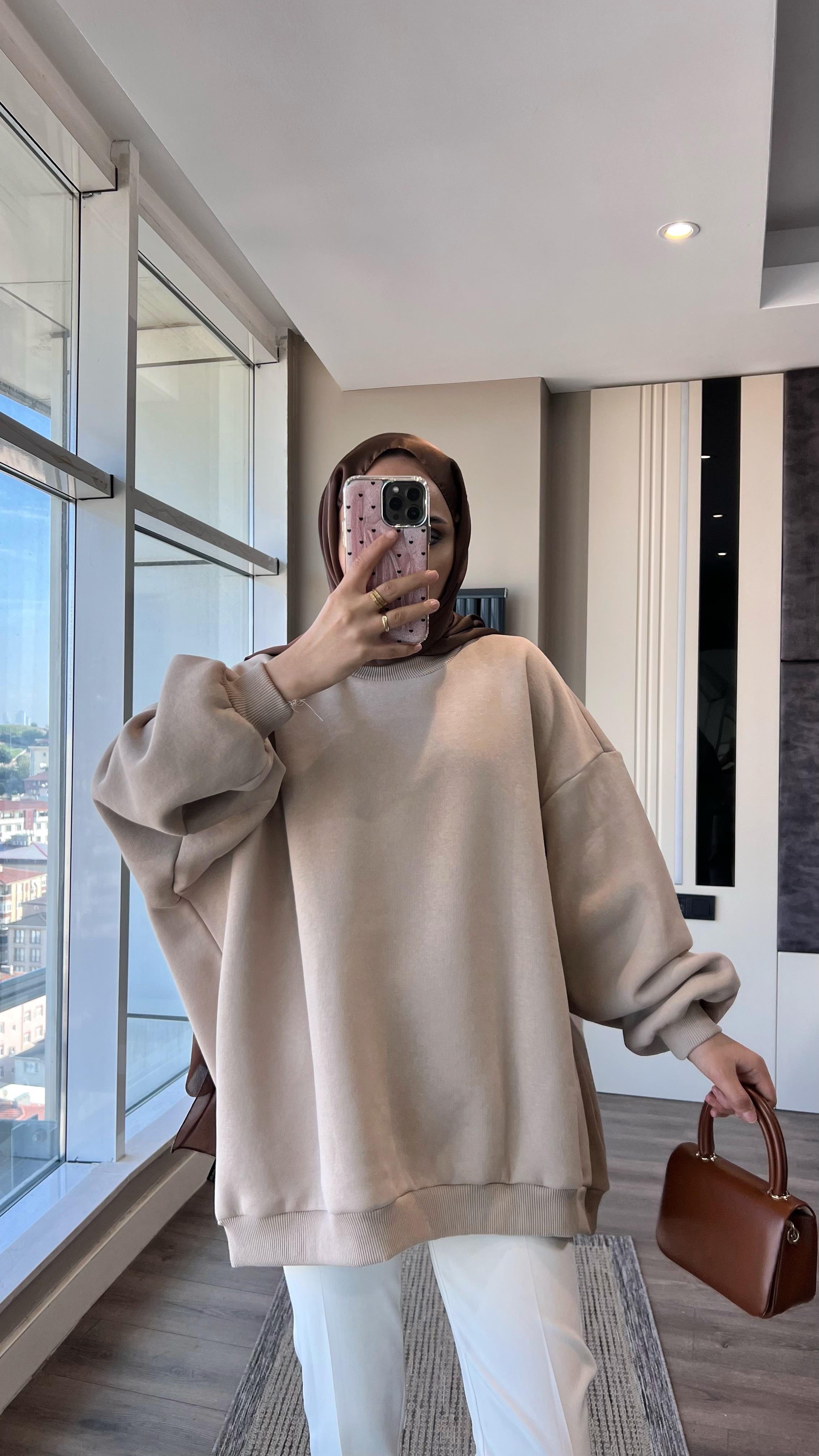 Üç İplik Kumaş Sweat BejDubaiShowroomSWEAT30890SBJ