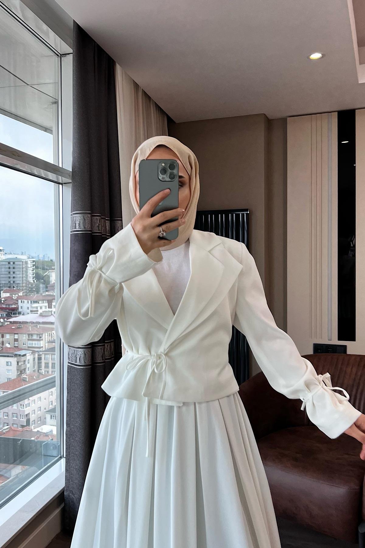 Çift Yakalı Takım Beyaz