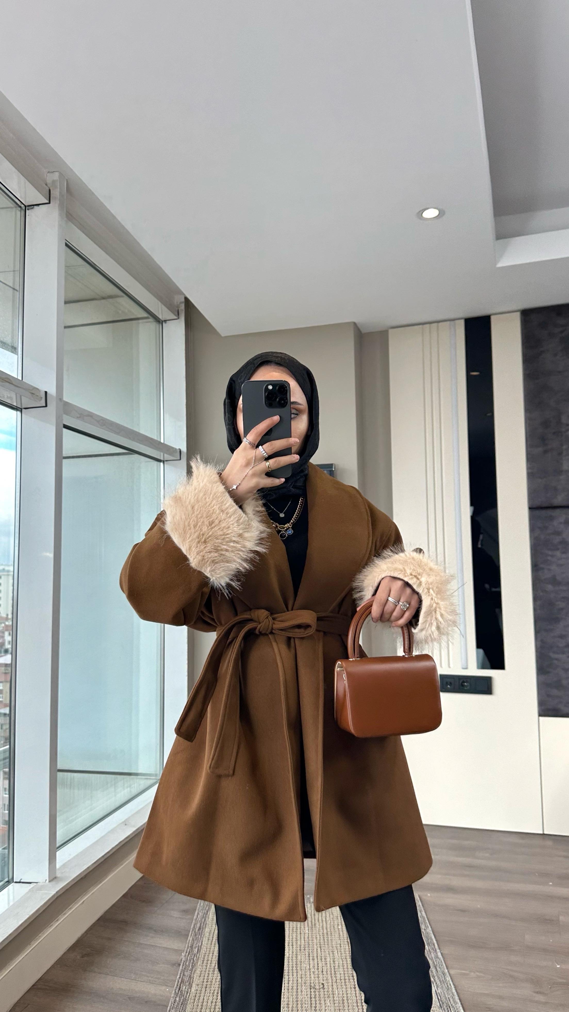 Kolu Kürklü Astarlı Kaşe KabanDubaiShowroomDIŞ GİYİM514539