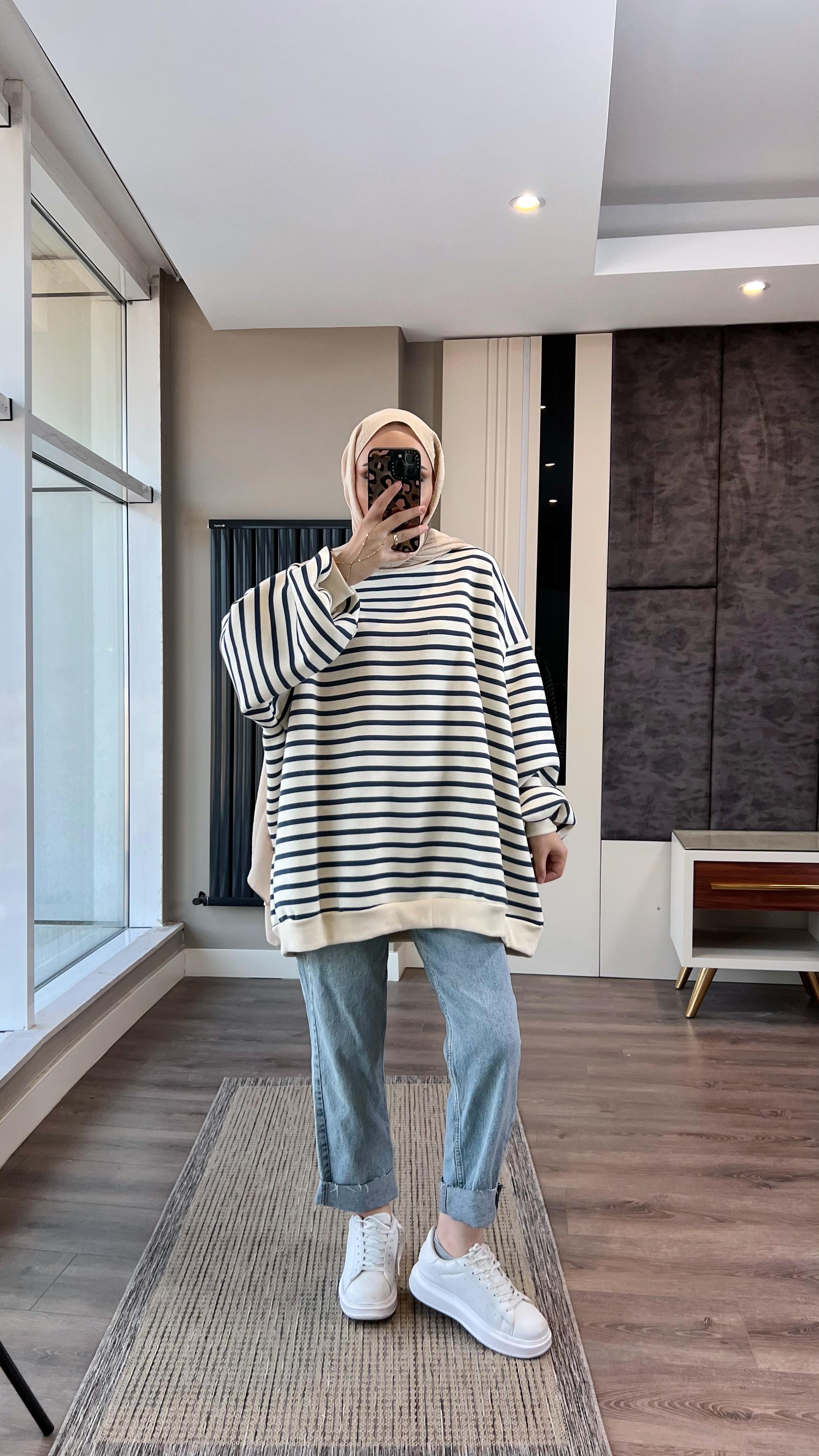 Çizgili Üç İplik Kumaş Sweat MaviDubaiShowroomSWEAT30891