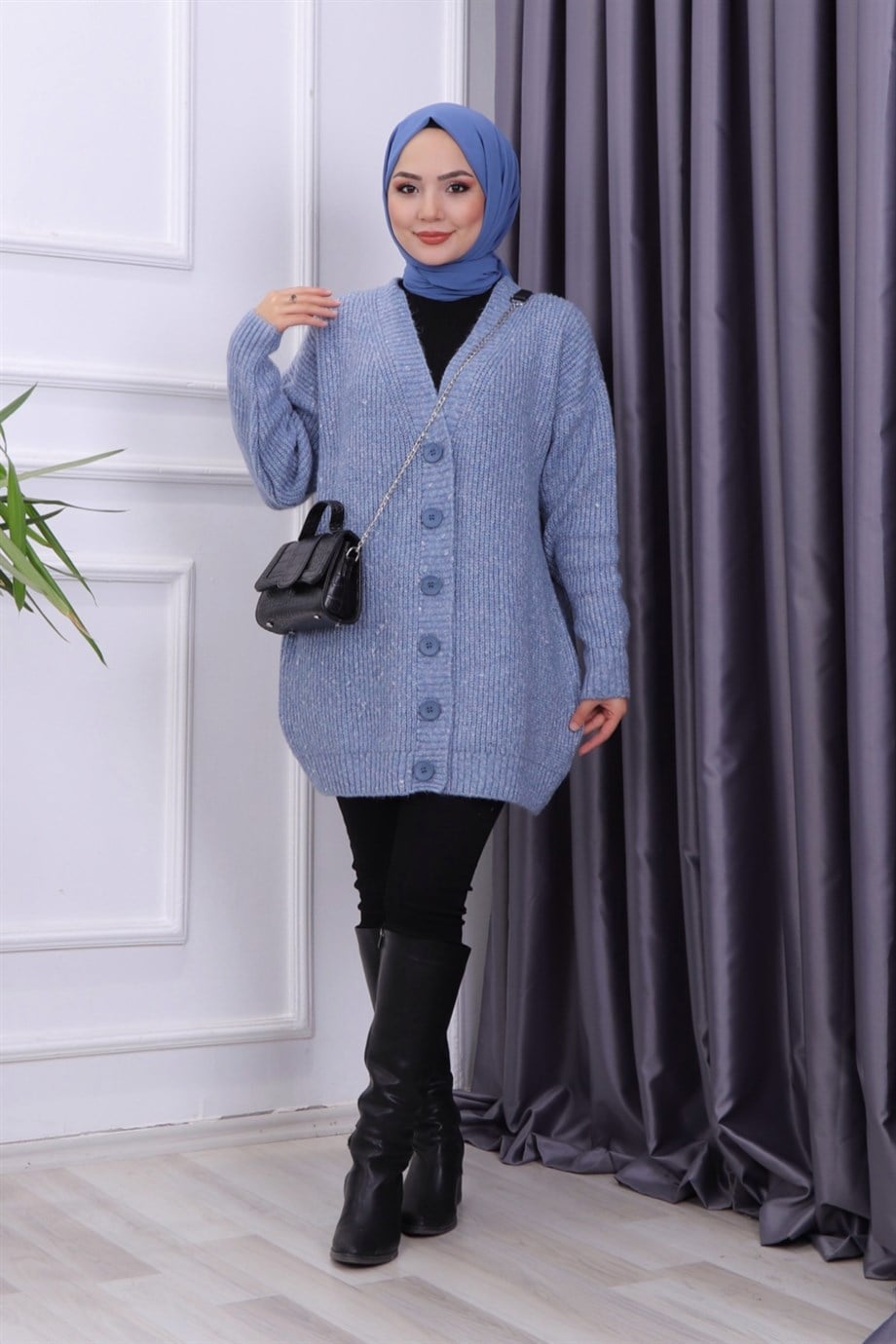 DÜĞMELİ HIRKA