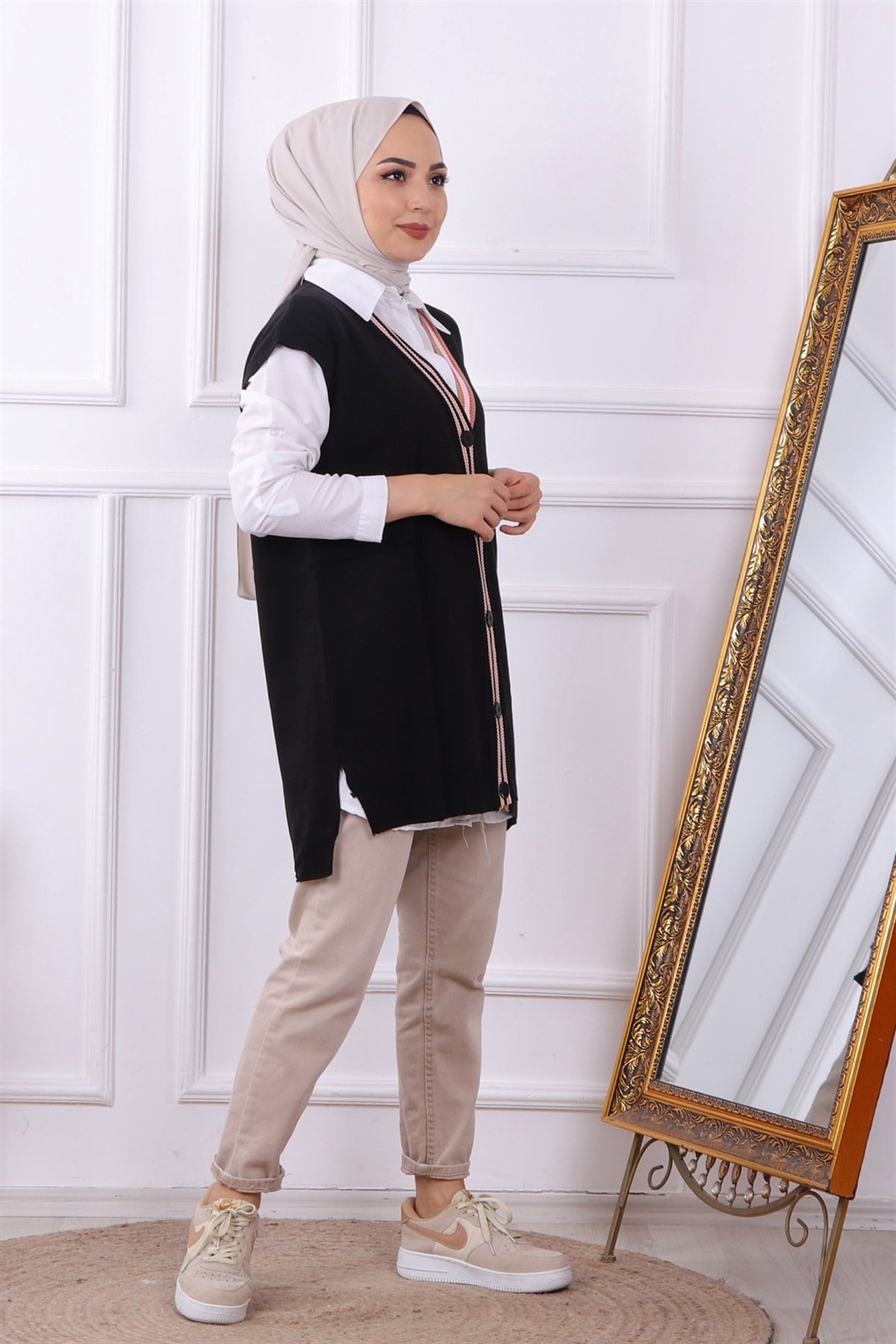 DÜĞMELİ SÜVETER SİYAH