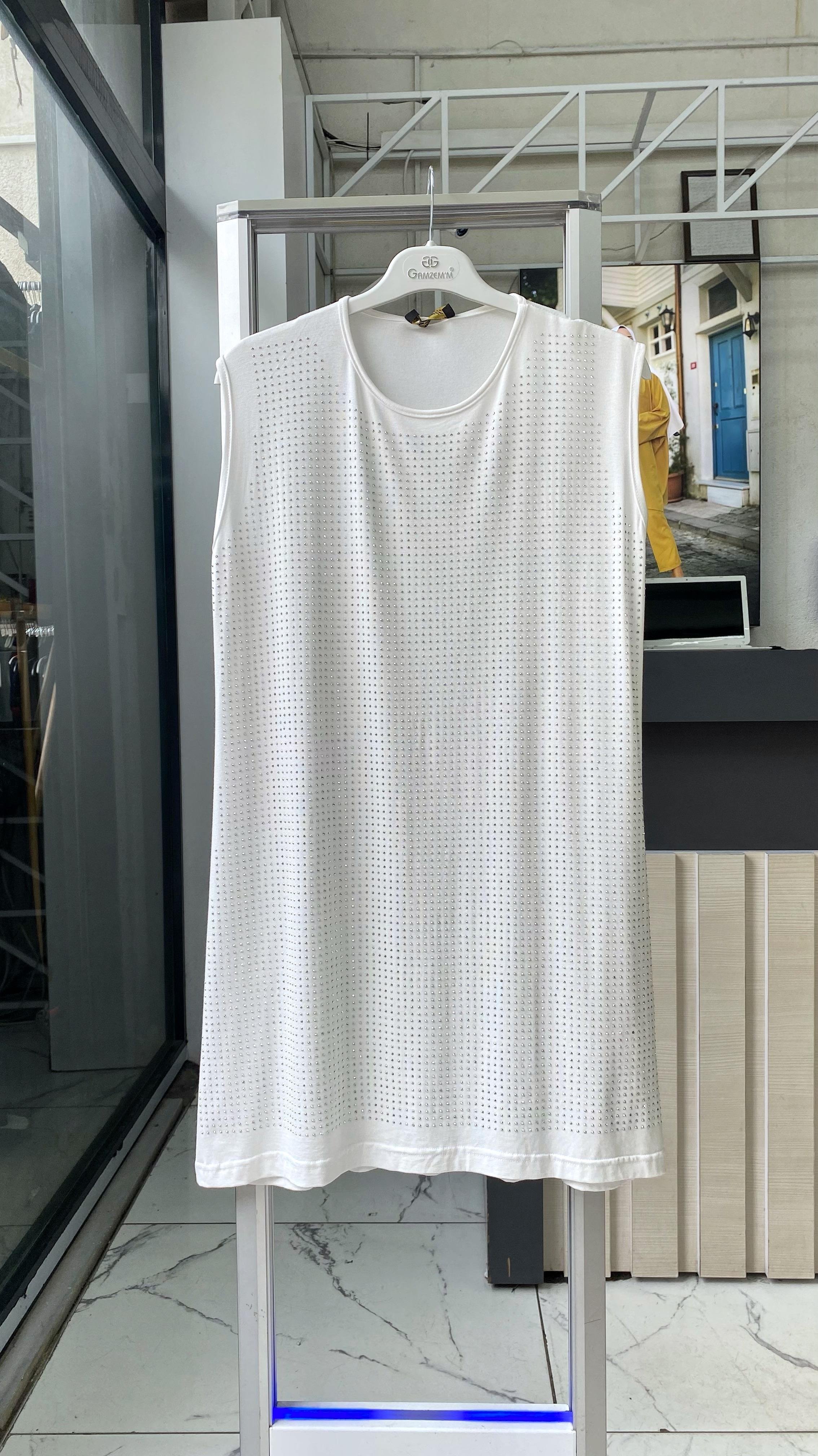 Önü Taşlı İçlik BeyazDubaiShowroomÜST GİYİM0188962 BYZ