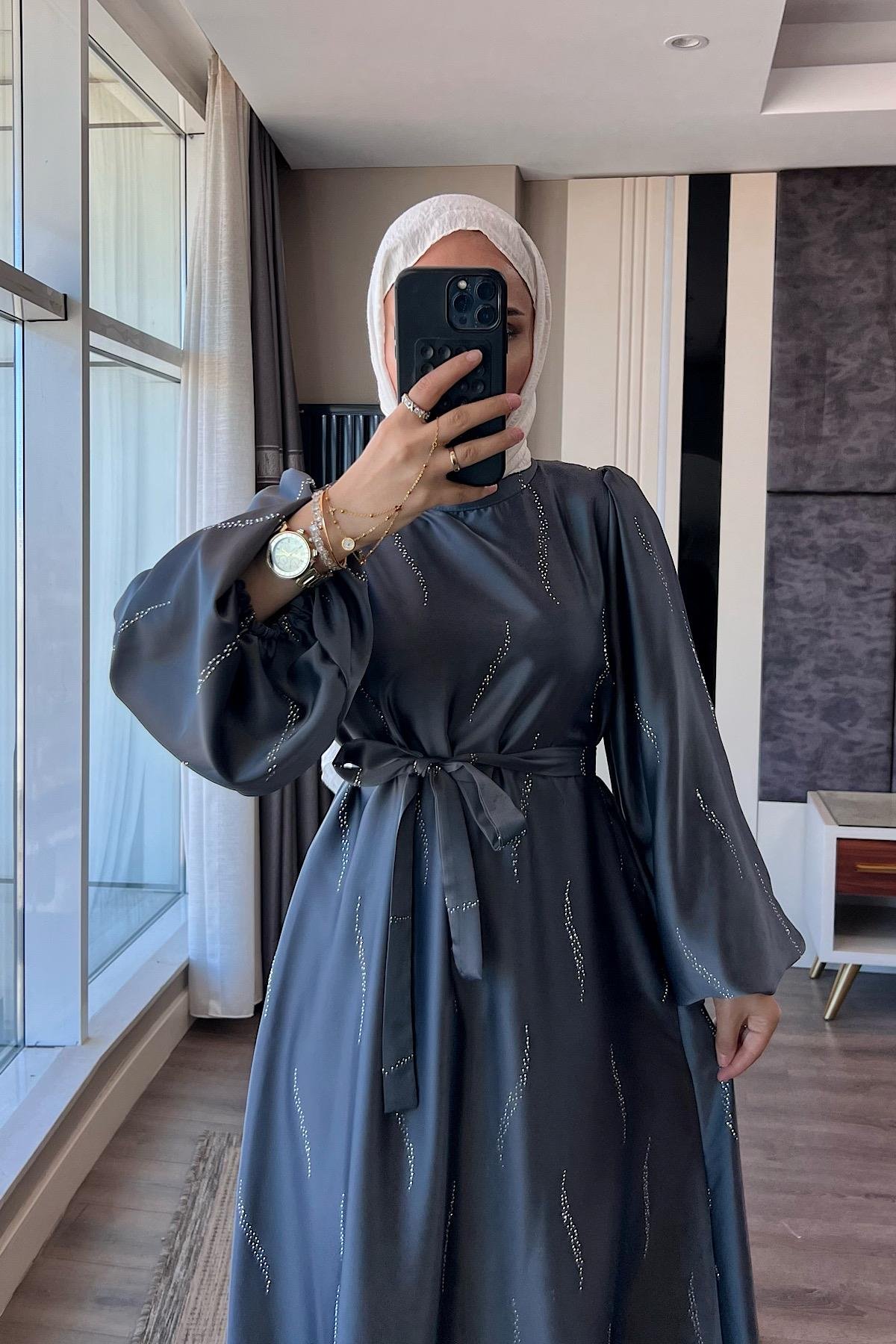 Üzeri Taş Detay Saten Elbise GriDubaiShowroomELBİSELER01146-GRİ