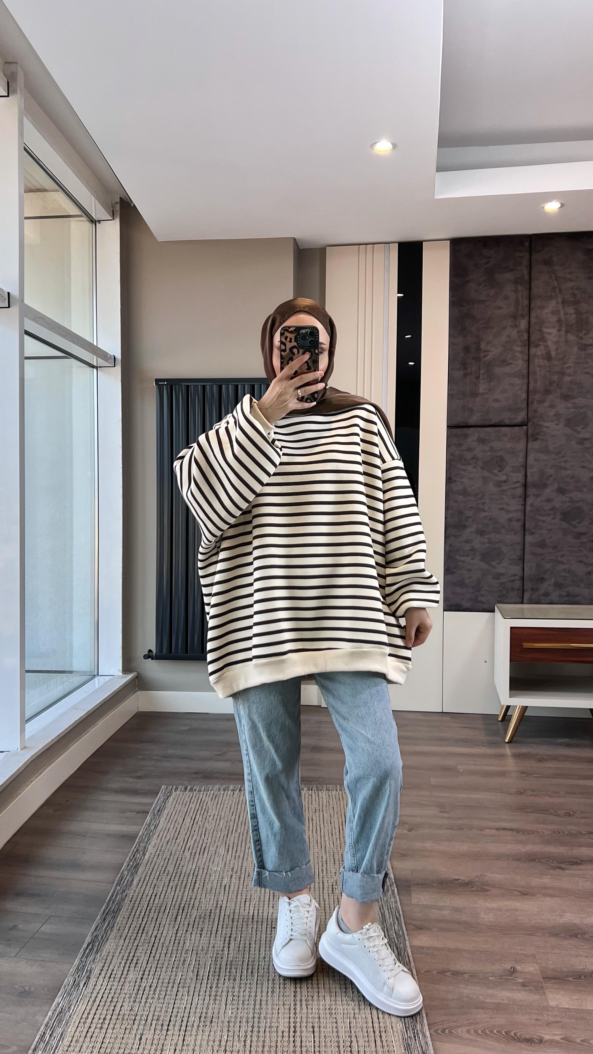 Çizgili Üç İplik Kumaş Sweat KahverengiDubaiShowroomSWEAT30891