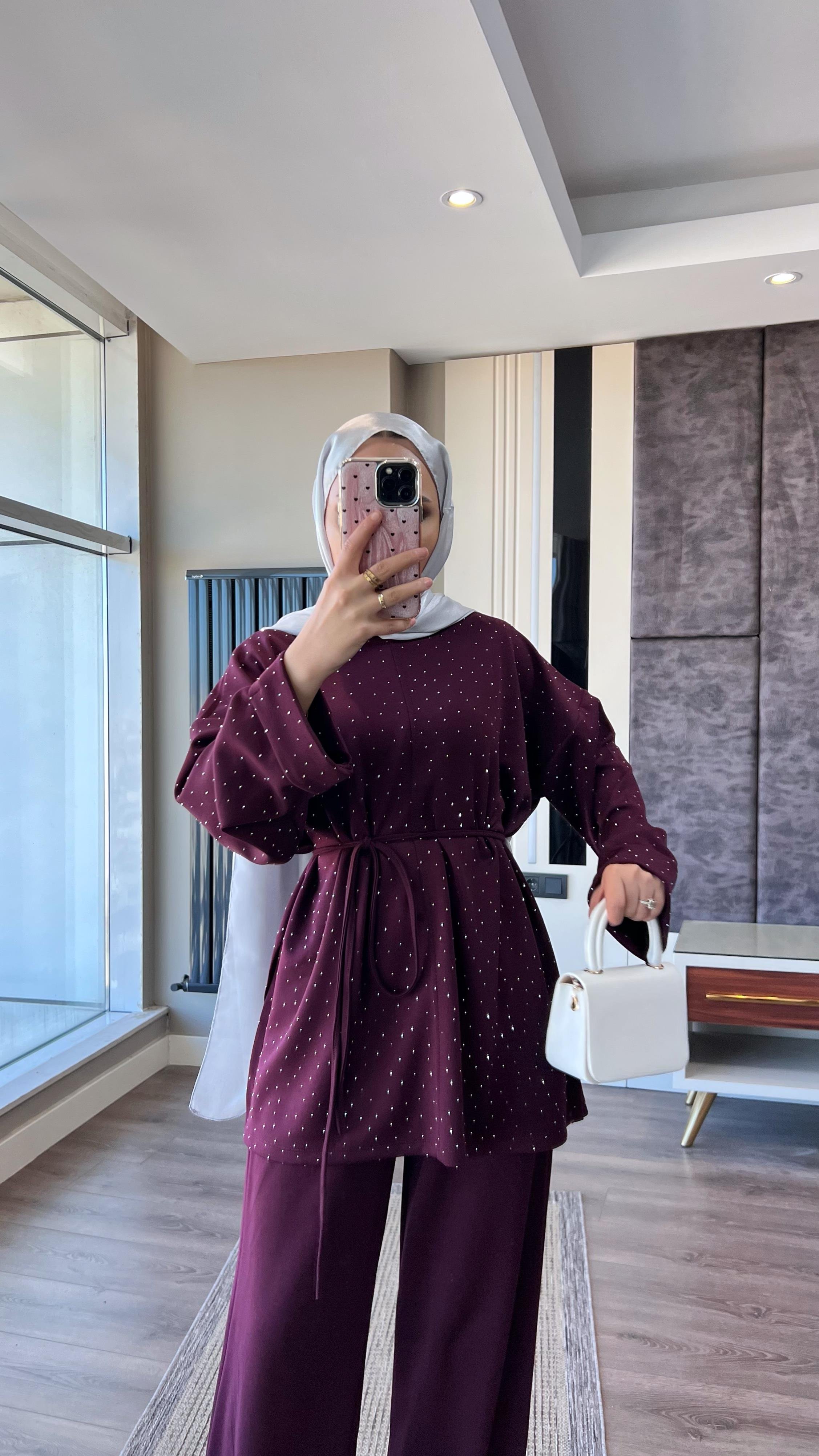 Üzeri Taşlı Pamuklu Takım CherryDubaiShowroomTAKIM514506
