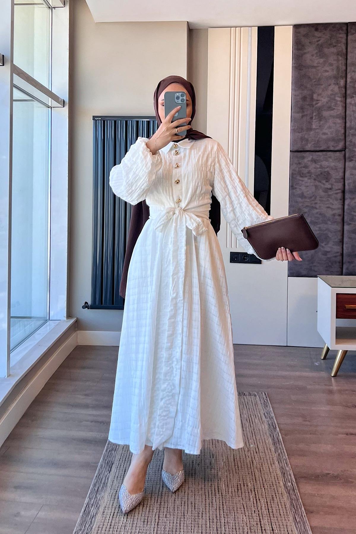 Gold Düğme Detaylı İkili Takım BeyazDubaiShowroomTAKIM07557