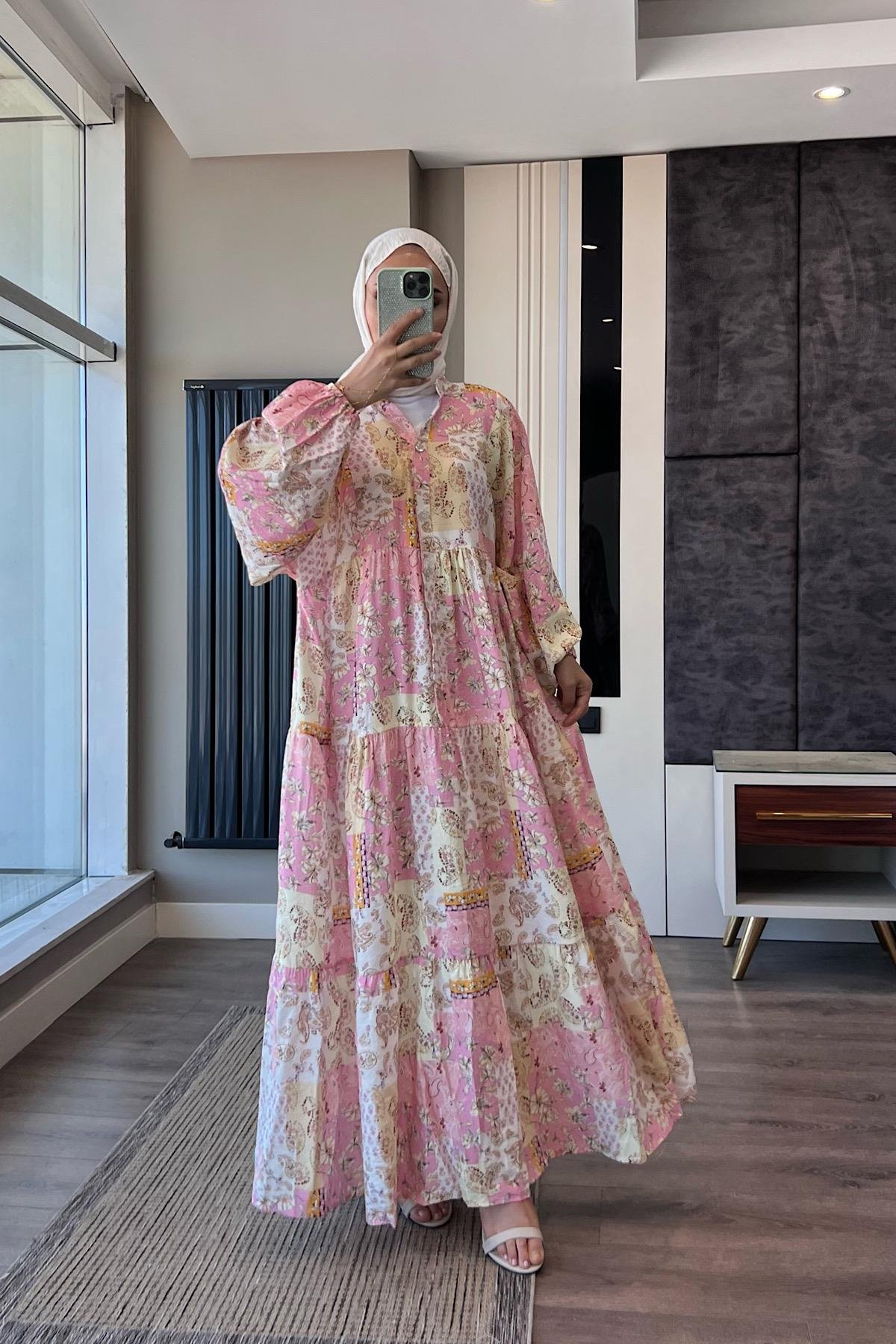 Yarım Patlı Desenli Elbise Pembe Çiçekli DubaiShowroomELBİSELER01551-PMBE