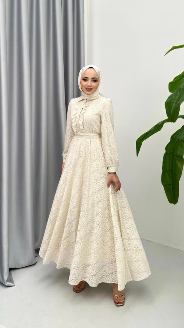 Fırfırlı dantel elbise