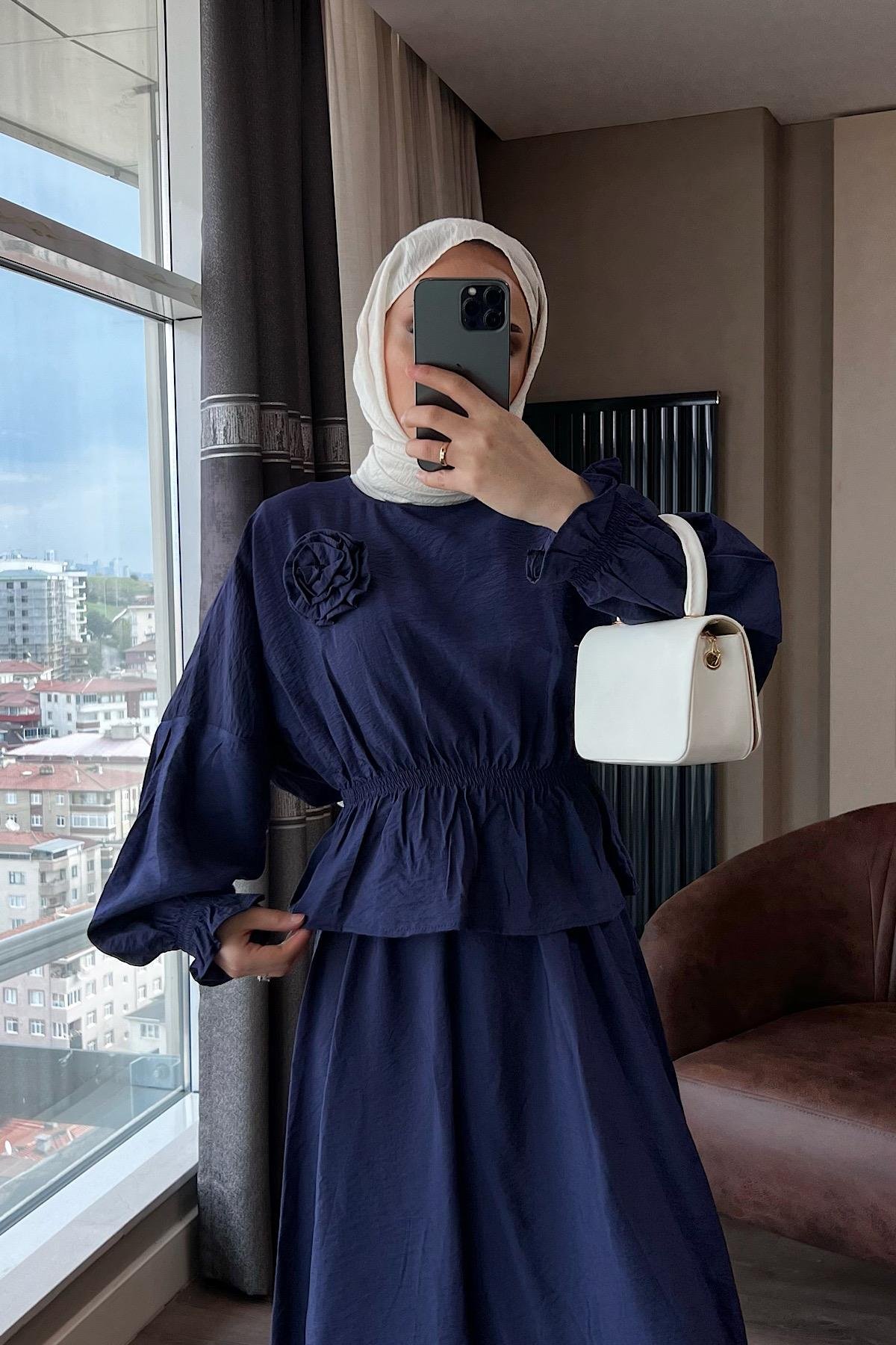 Gül Broşlu ikili takım Lacivert 