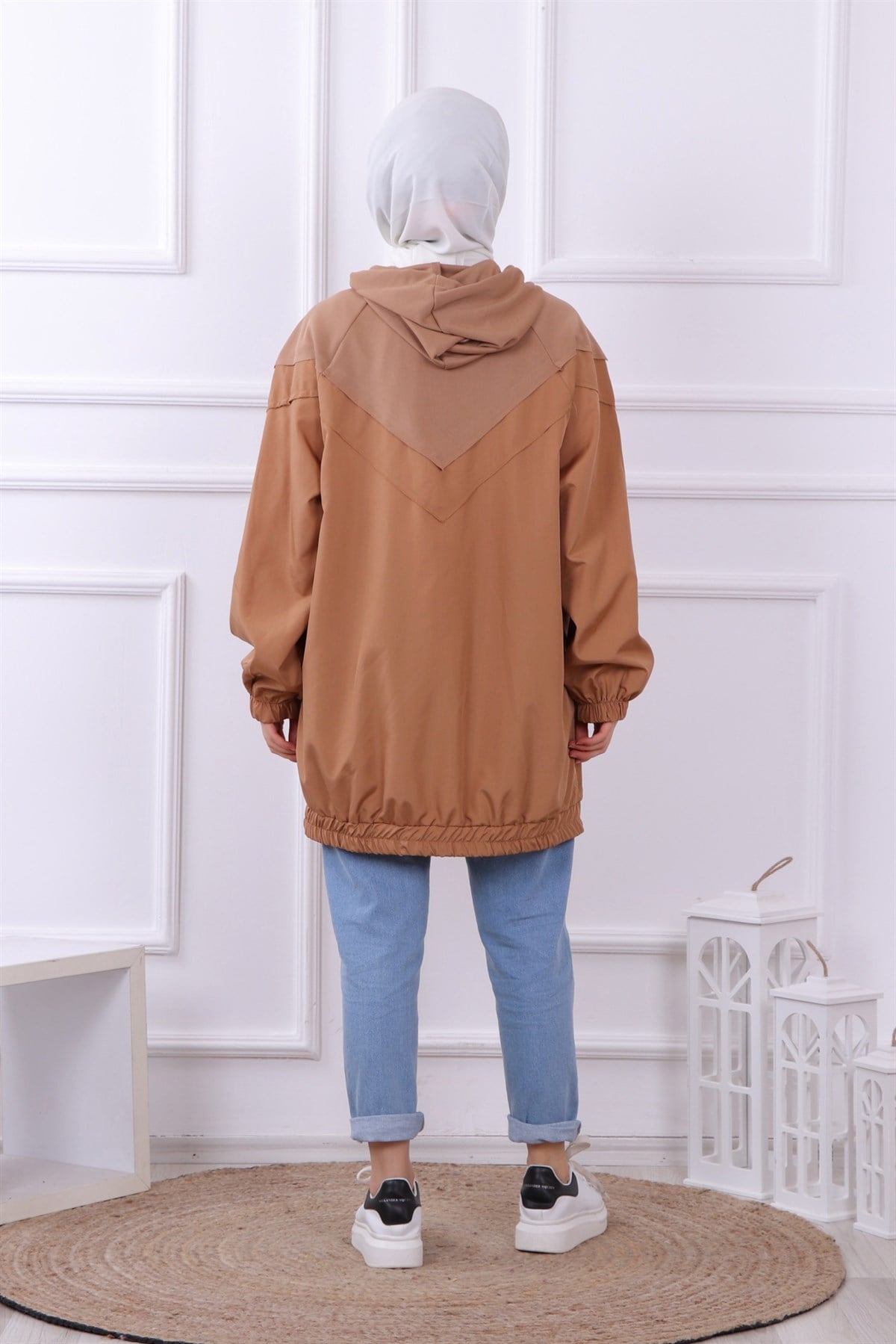 İpleri renkli kapşonlu sweat