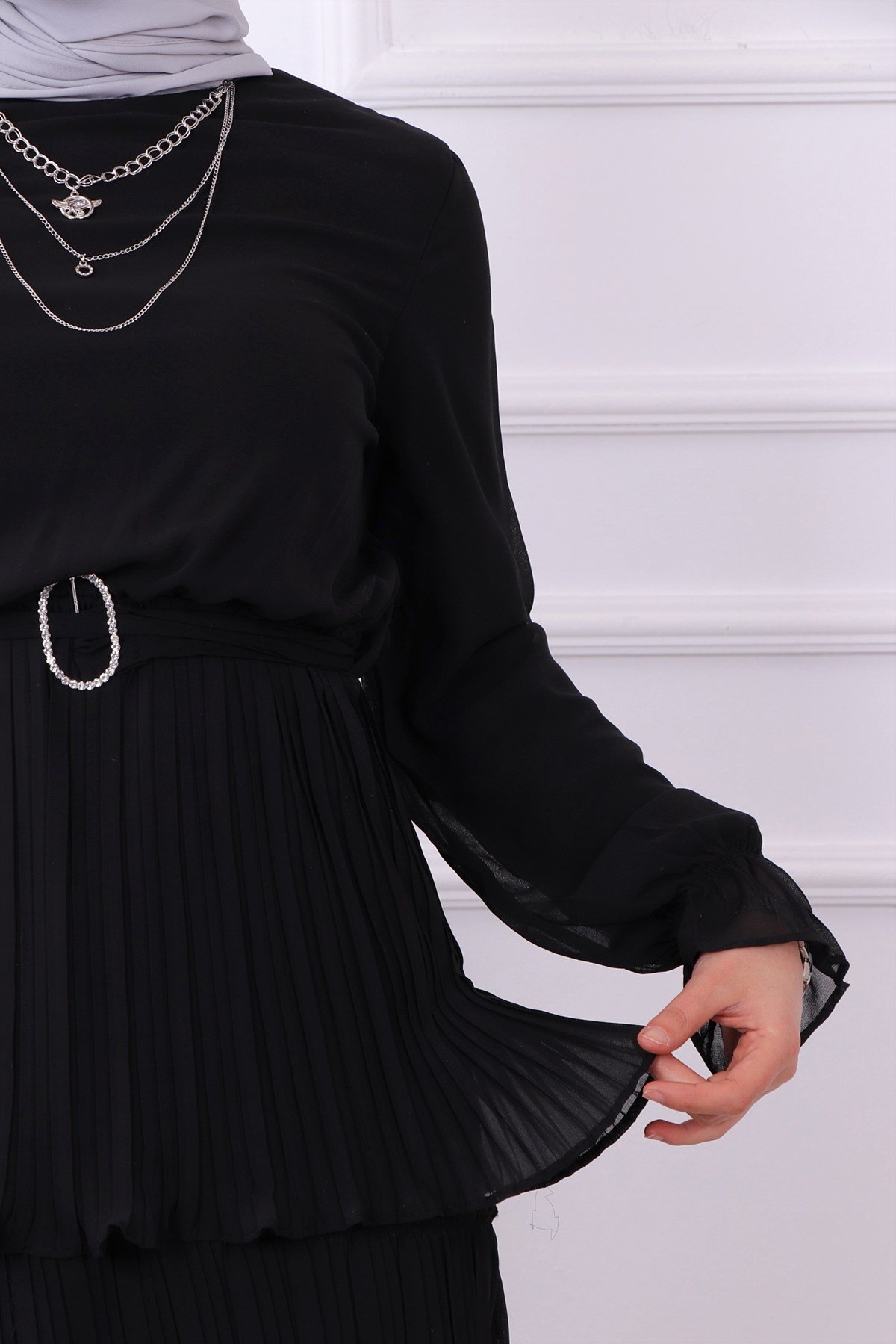 KAT KAT PLİSELİ ELBİSE SİYAH