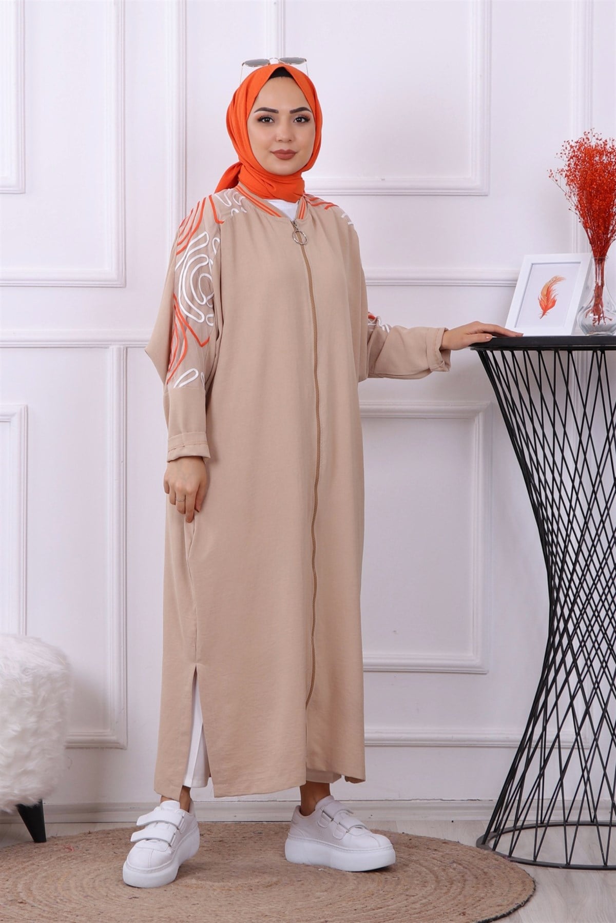 kolları nakışlı kap