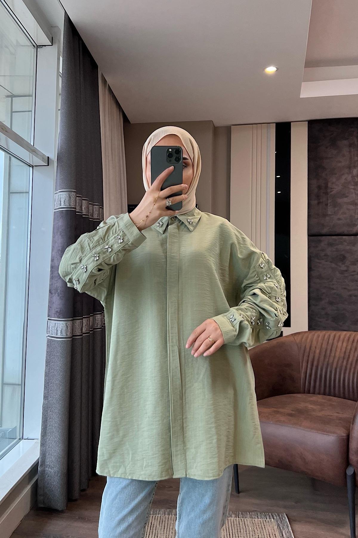Kolları ve Yakası Taşlı Tunik Bej