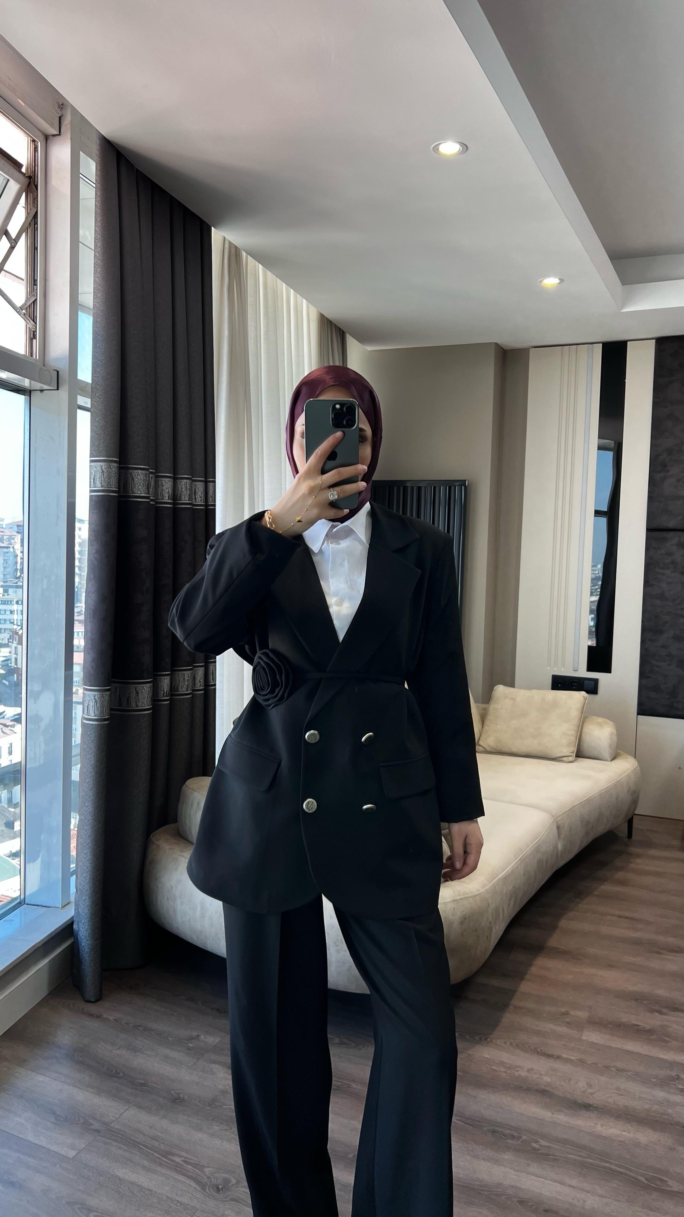 Kuşağı Gül detaylı takım Siyah