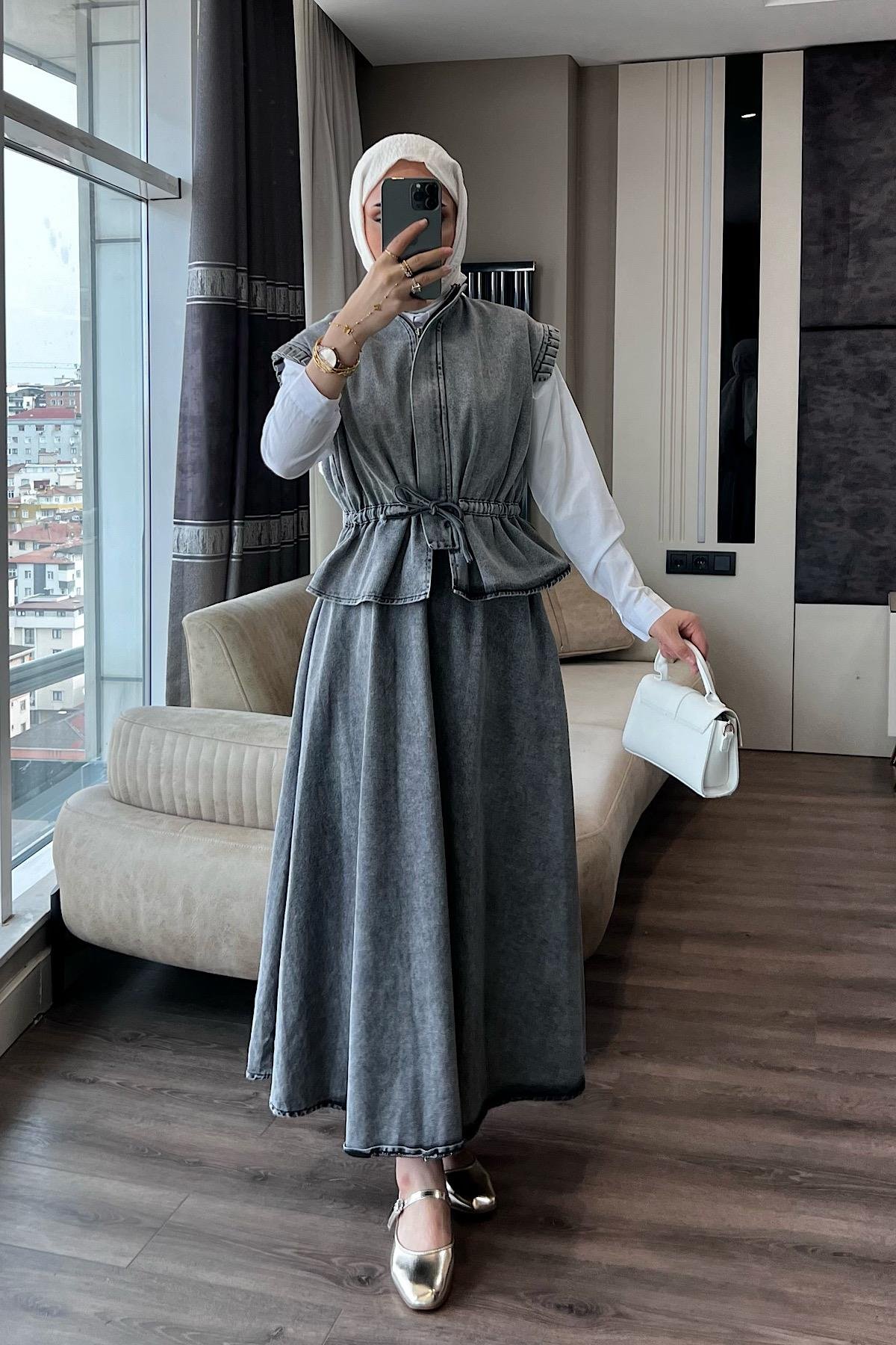 Önden Fermuarlı Denim Yelekli Etekli Takım