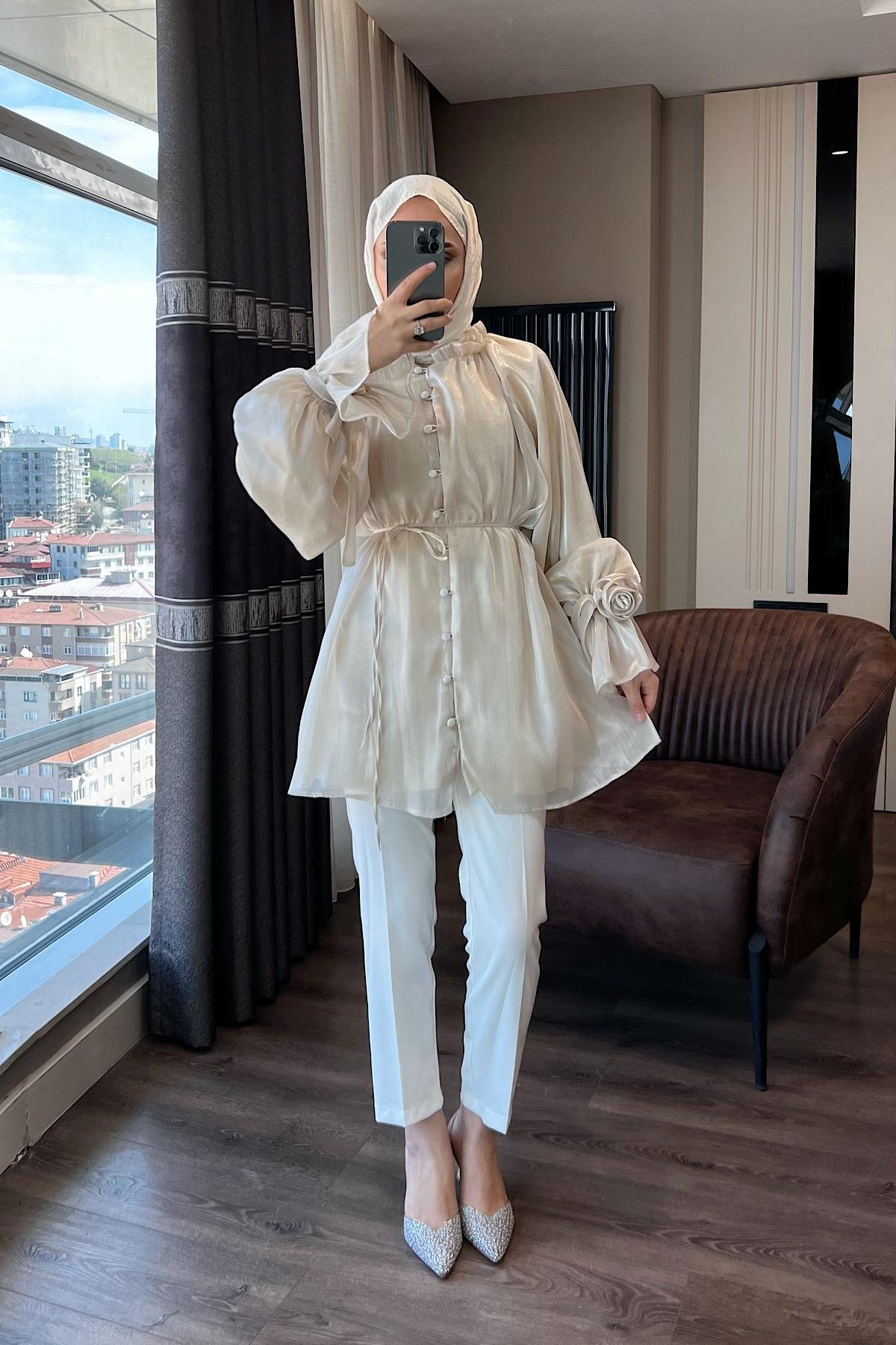 Organze Gül Detaylı Tunik 
