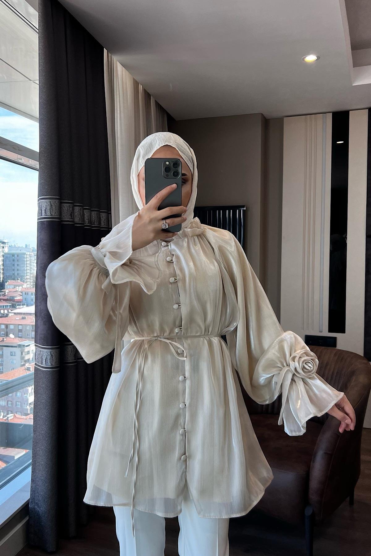 Organze Gül Detaylı Tunik 