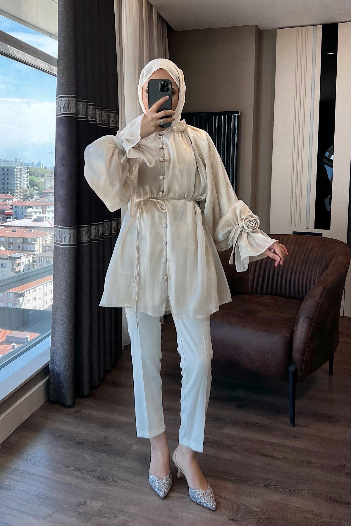Organze Gül Detaylı Tunik 