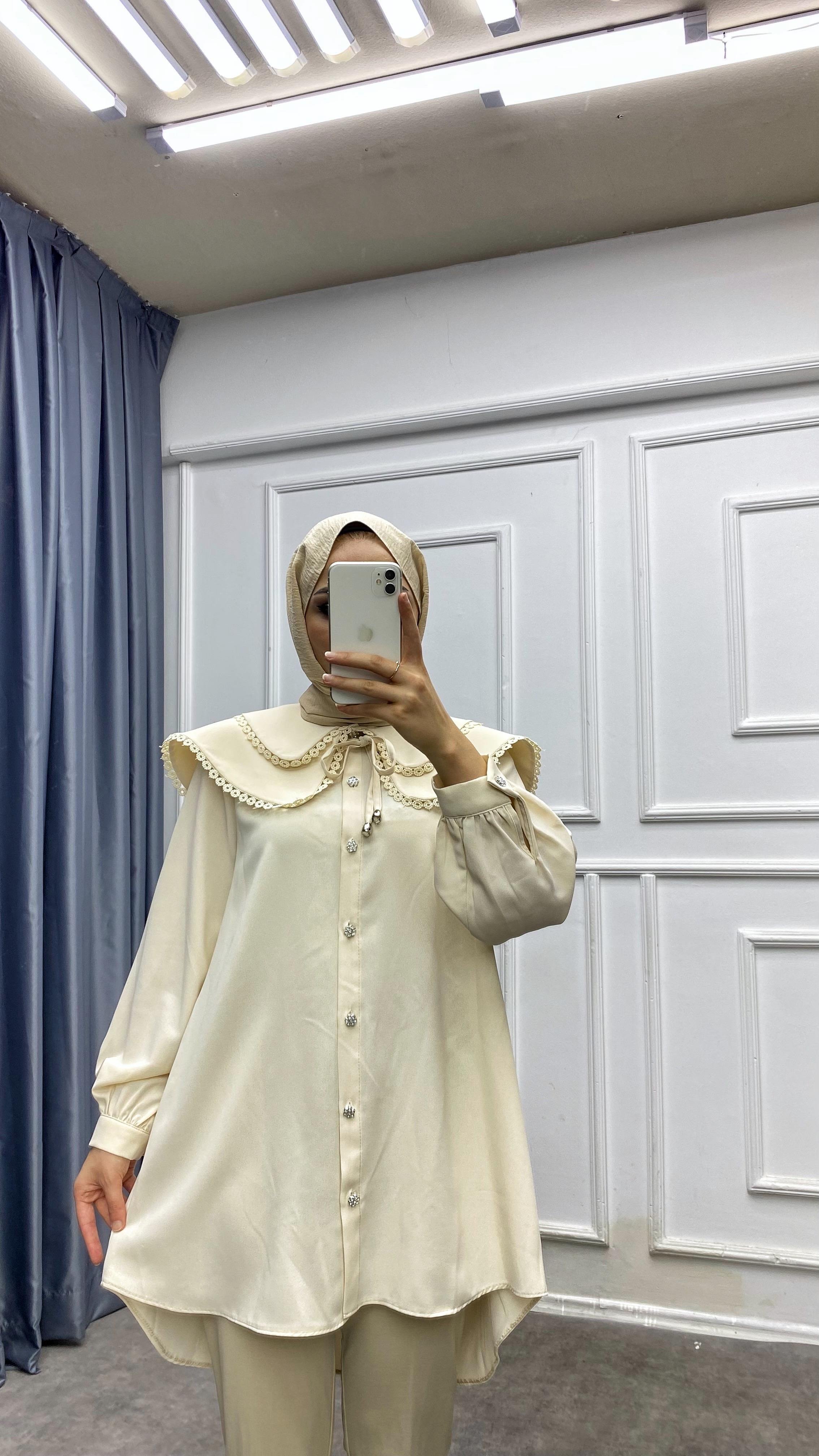 Yakası dantelli tunik Krem