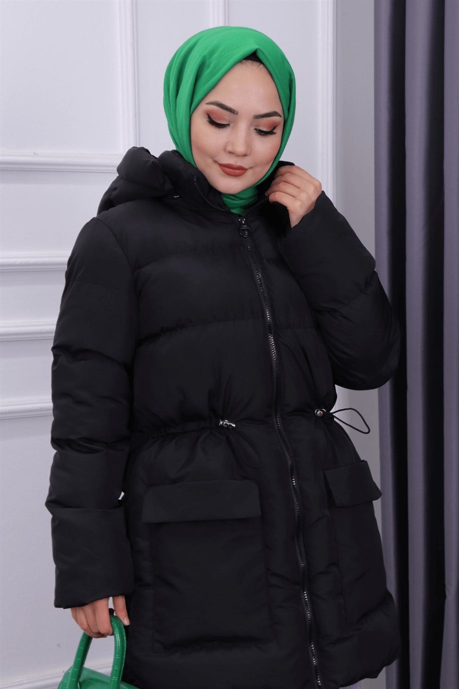 ZARA MONT
