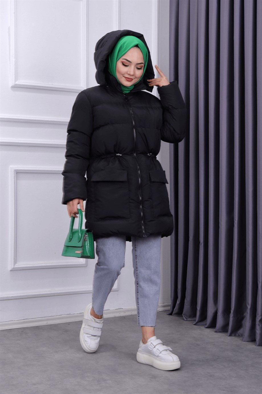 ZARA MONT