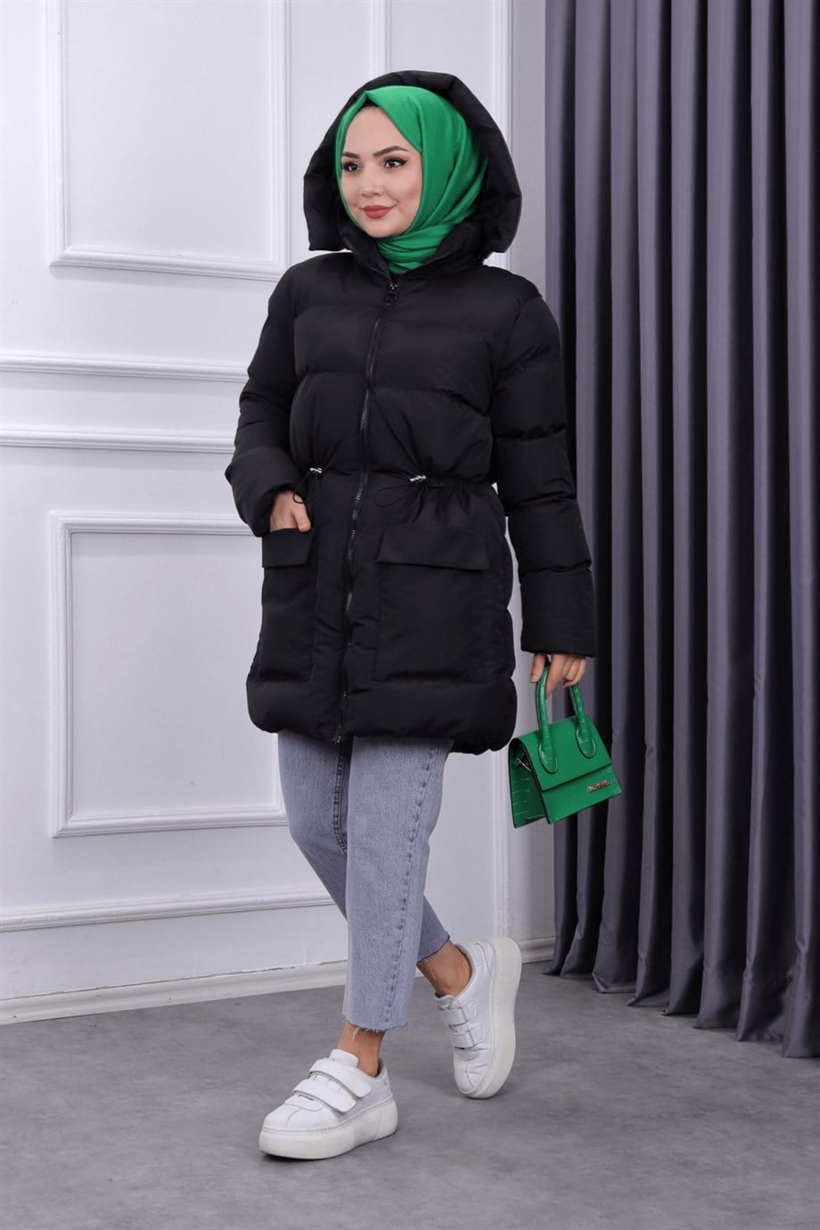 ZARA MONT