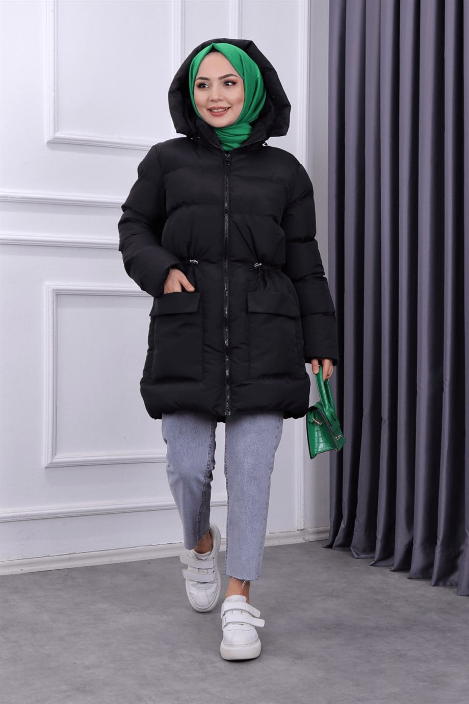 ZARA MONT