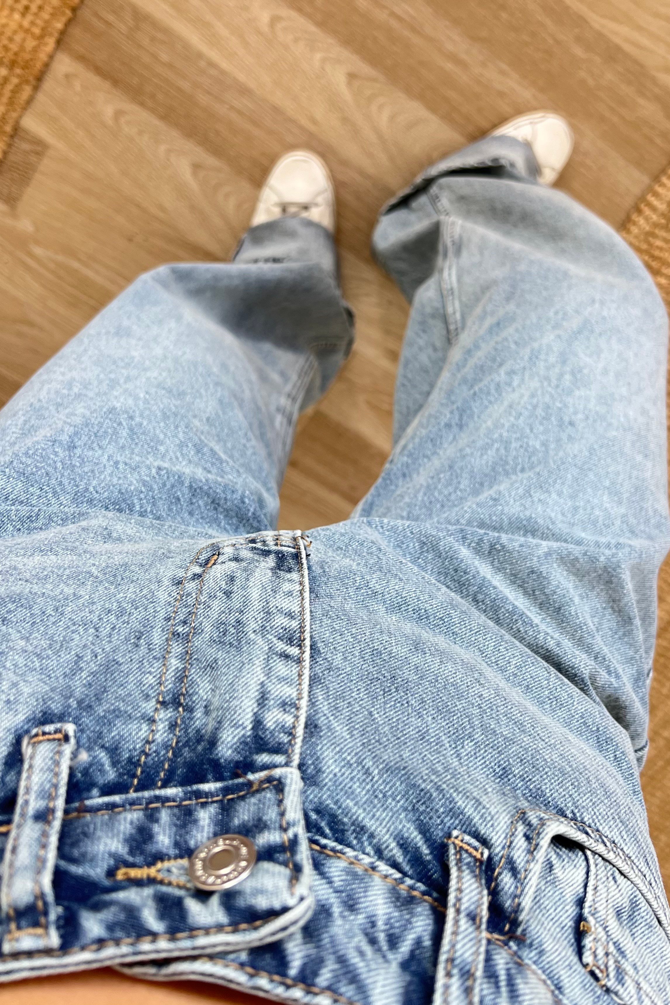 Açık Mavi Paça Katlama Detaylı Jean uygun fiyatlarda www.butikhola.com adresinde