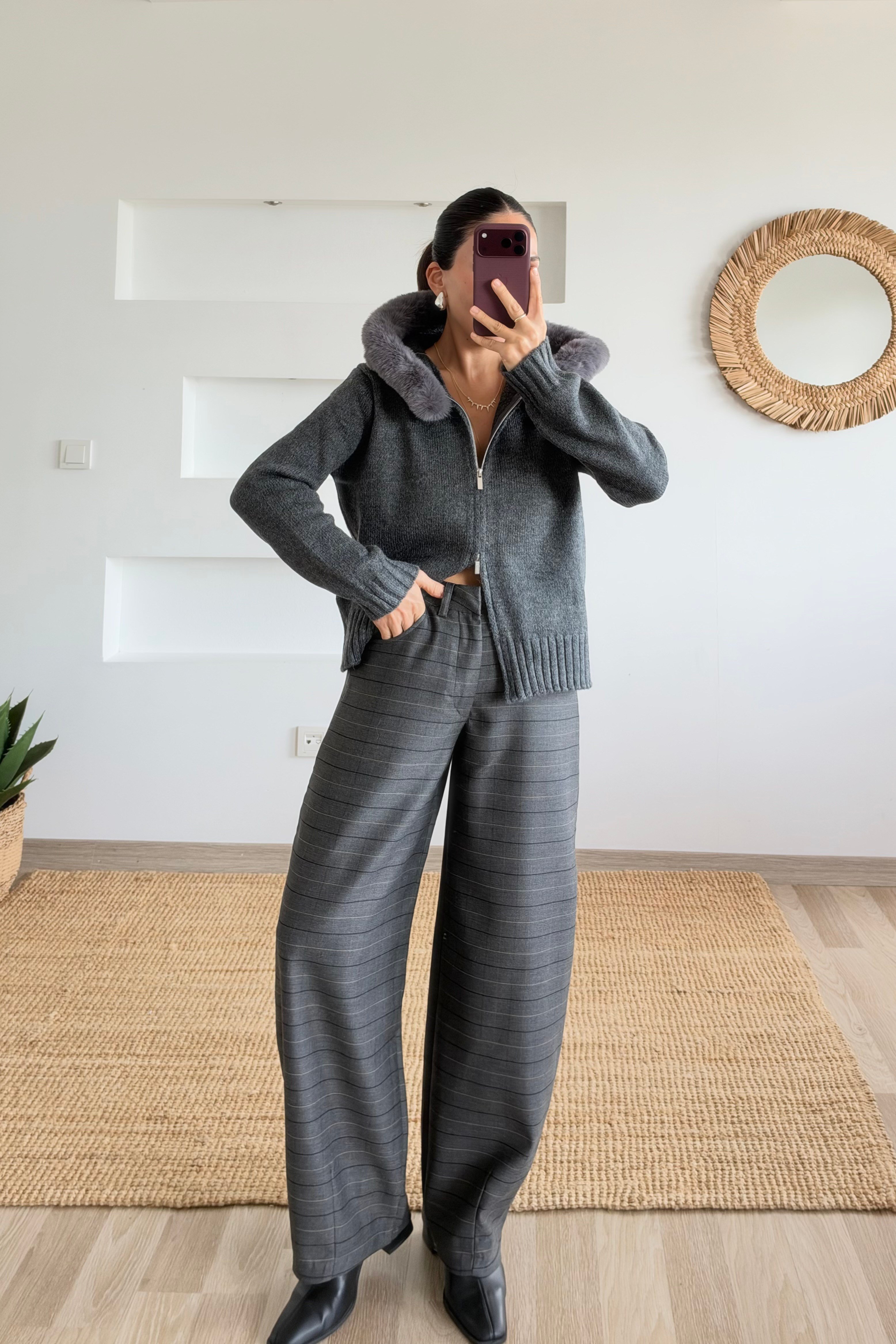 Antrasit Çıkarılabilir Kürk Detaylı Hırka uygun fiyatlarda www.butikhola.com adresinde