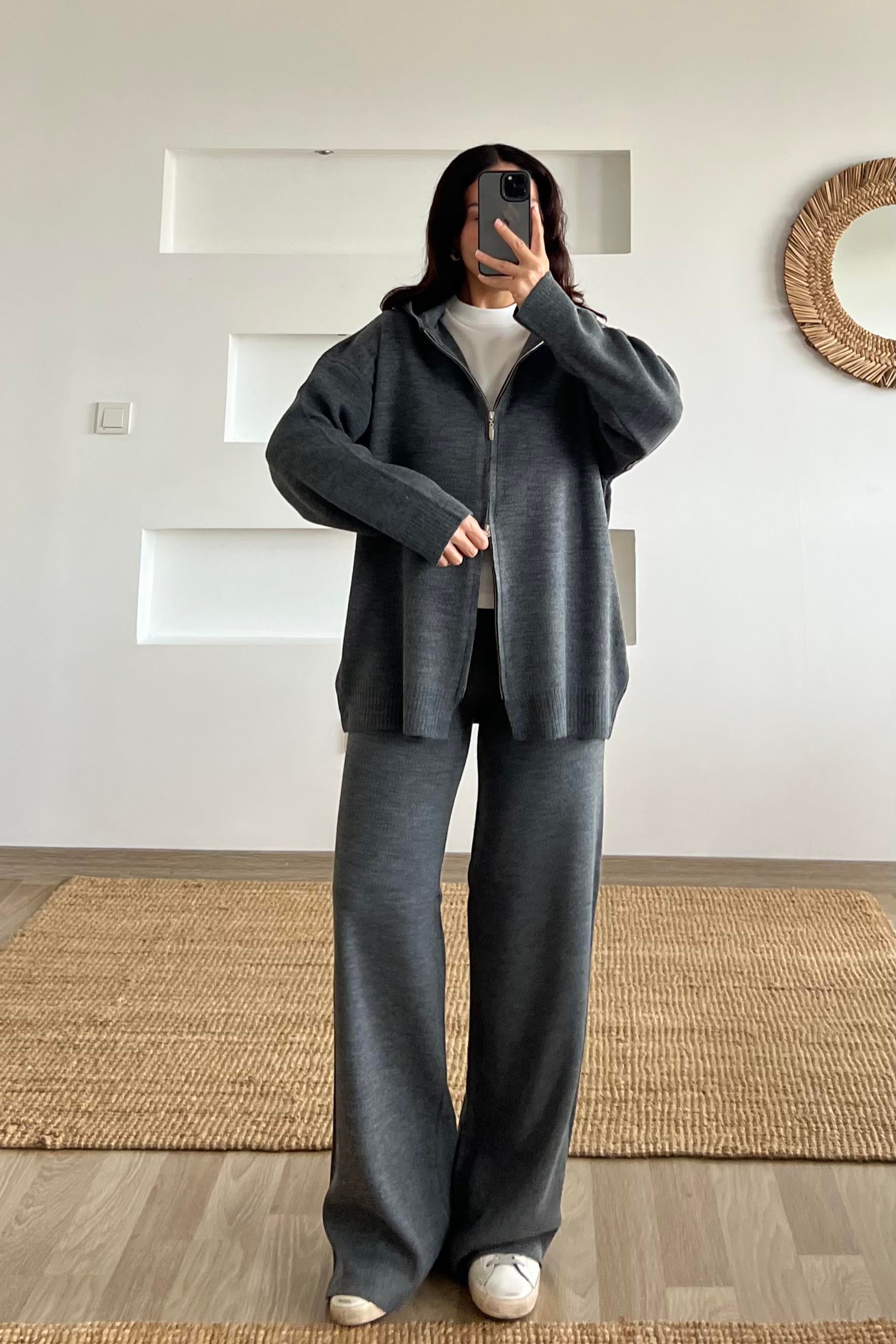 Antrasit Kapüşonlu Triko Takım uygun fiyatlarda www.butikhola.com adresinde
