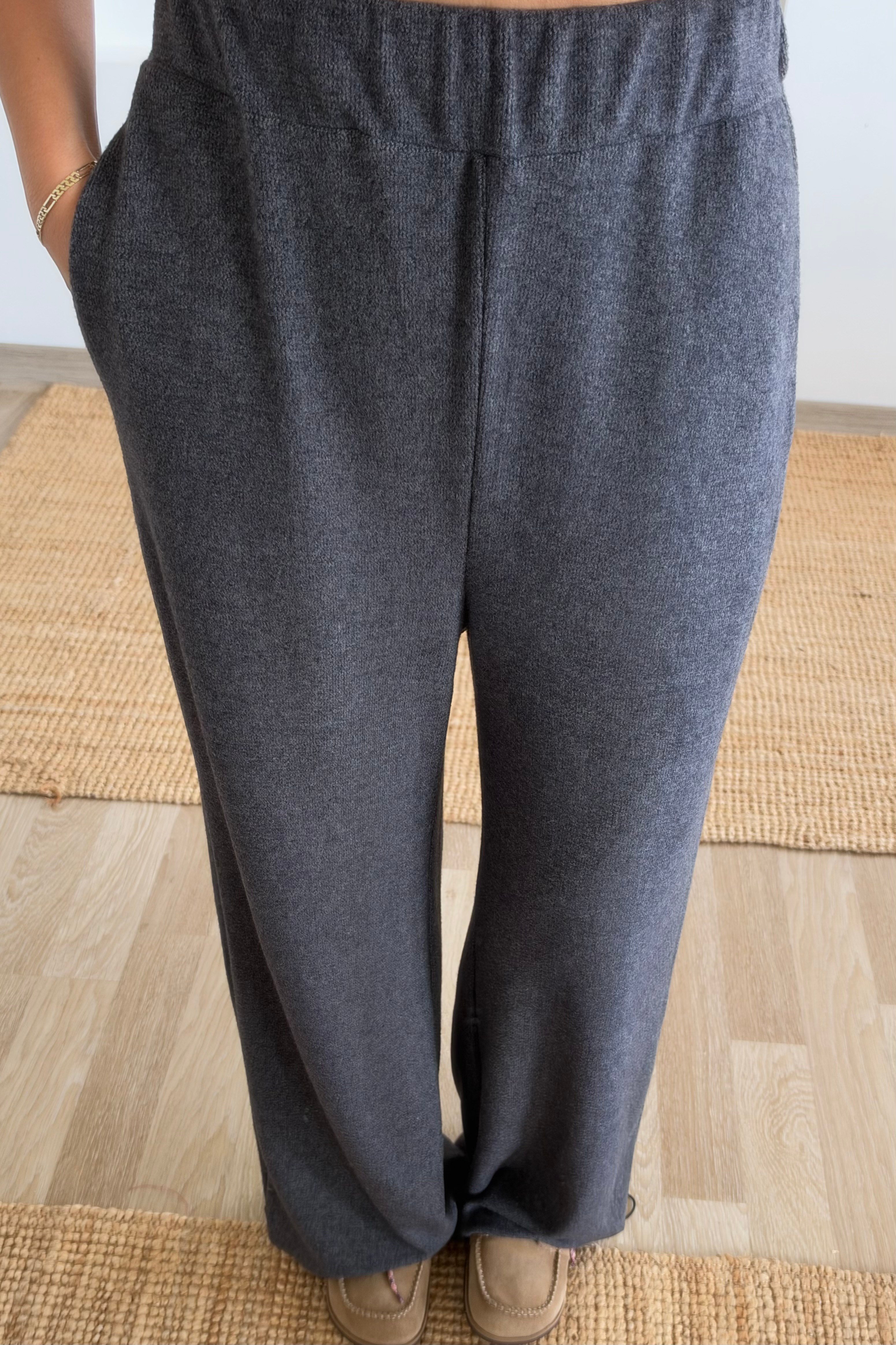Antrasit Kaşmir Dokulu Kapüşonlu Takım uygun fiyatlarda www.butikhola.com adresinde