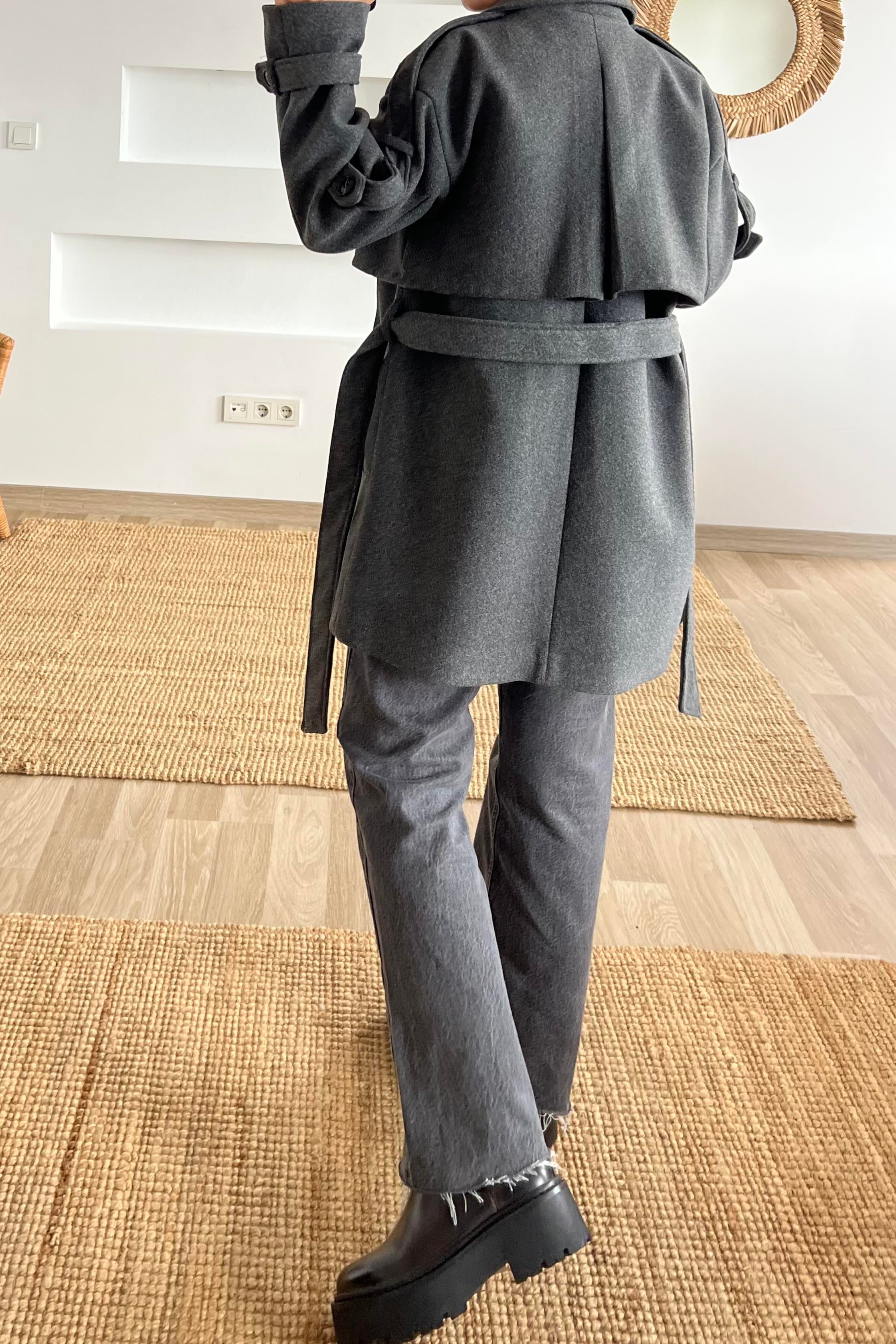 Antrasit Kuşaklı Ara Boy Kaşe Kaban uygun fiyatlarda www.butikhola.com adresinde