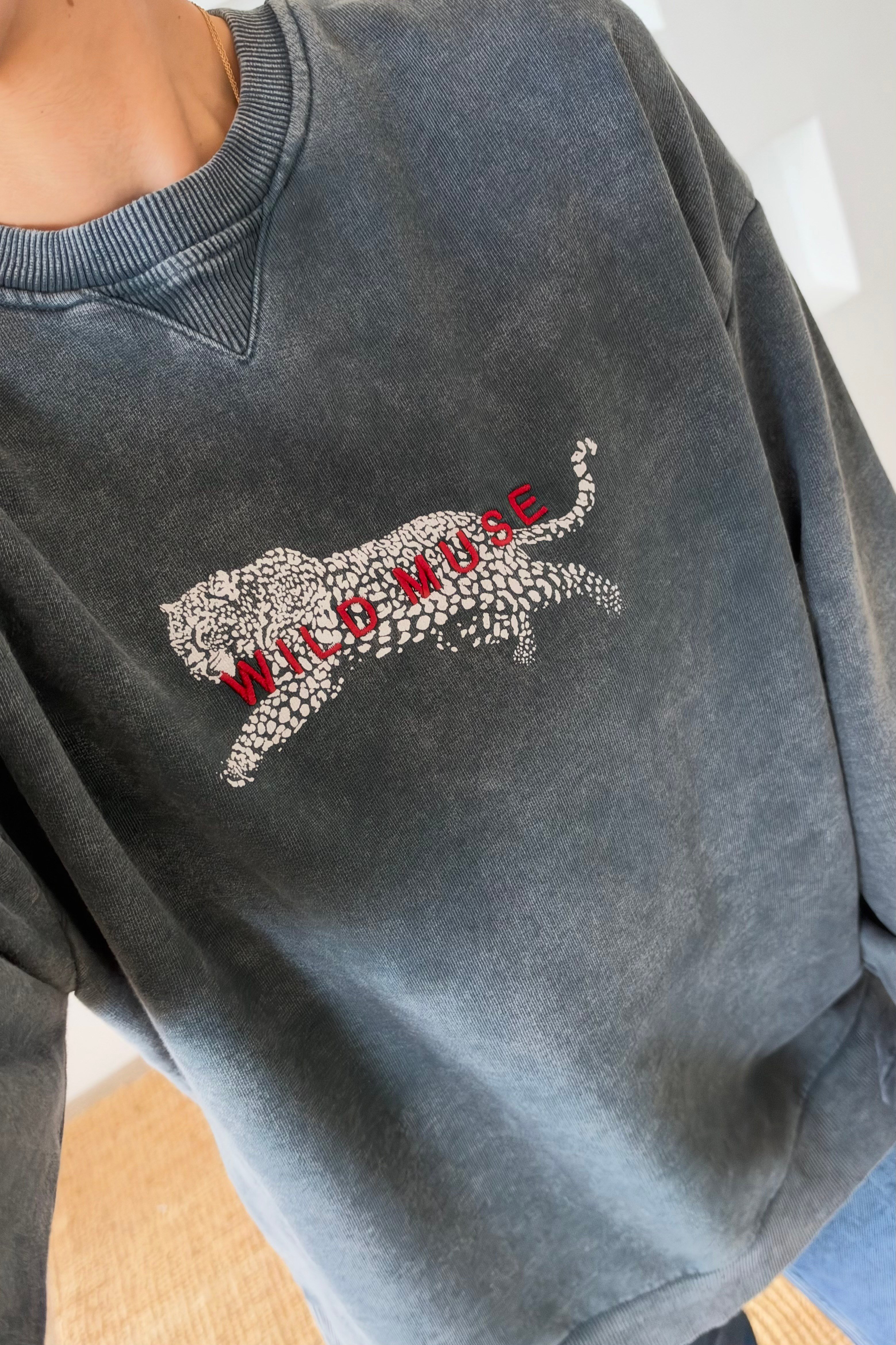 Antrasit Leopar Desenli Oversize Batik Sweatshirt uygun fiyatlarda www.butikhola.com adresinde