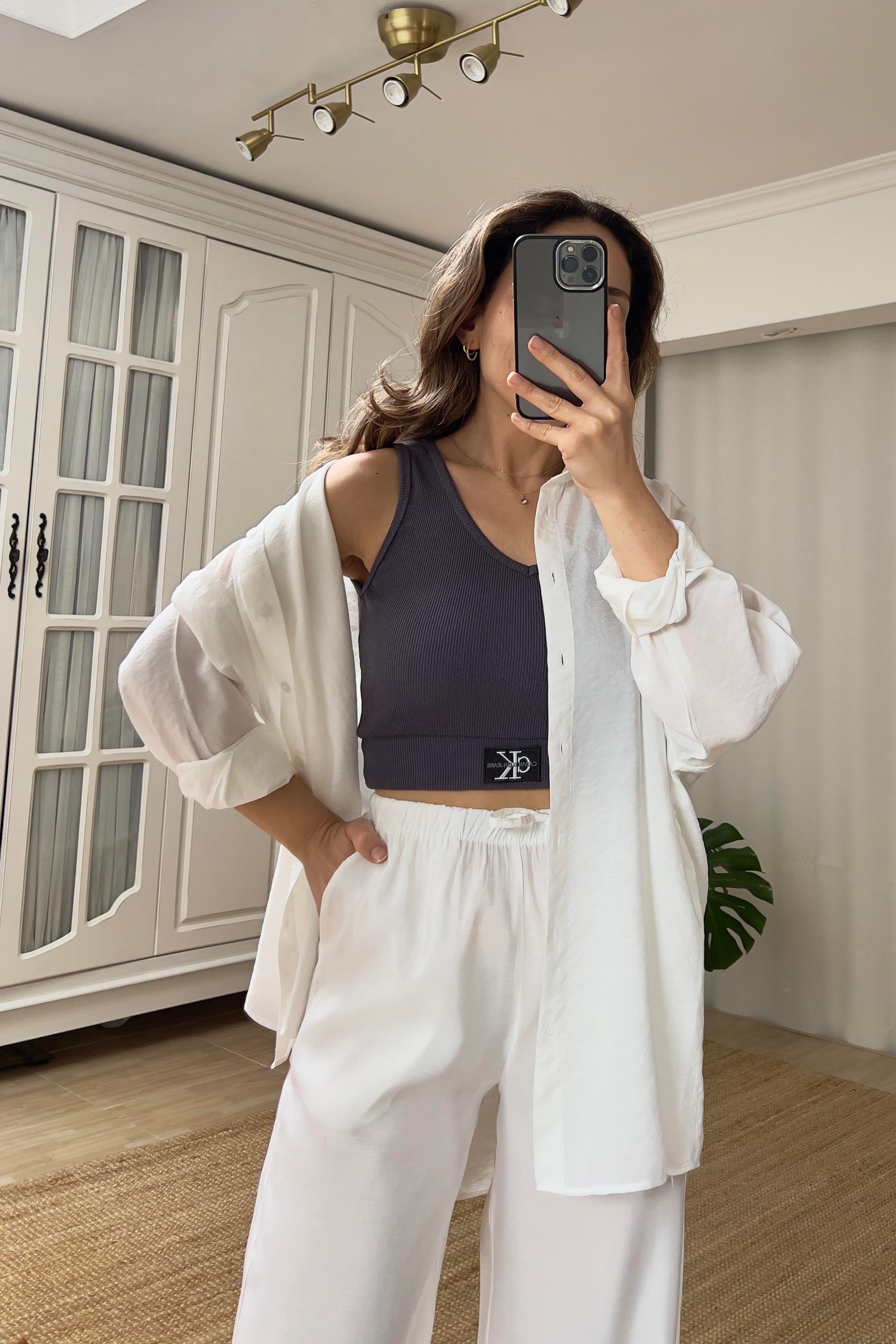 Antrasit Logolu V Yaka Top  uygun fiyatlarda www.butikhola.com adresinde