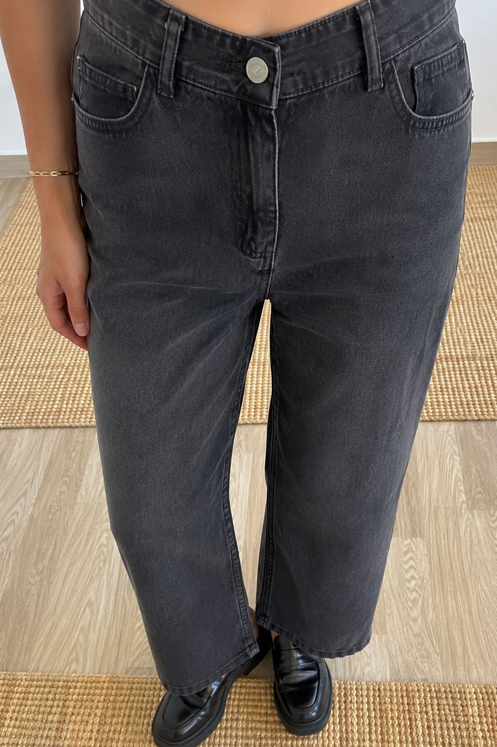 Antrasit Yumuşak Dokulu Jean uygun fiyatlarda www.butikhola.com adresinde