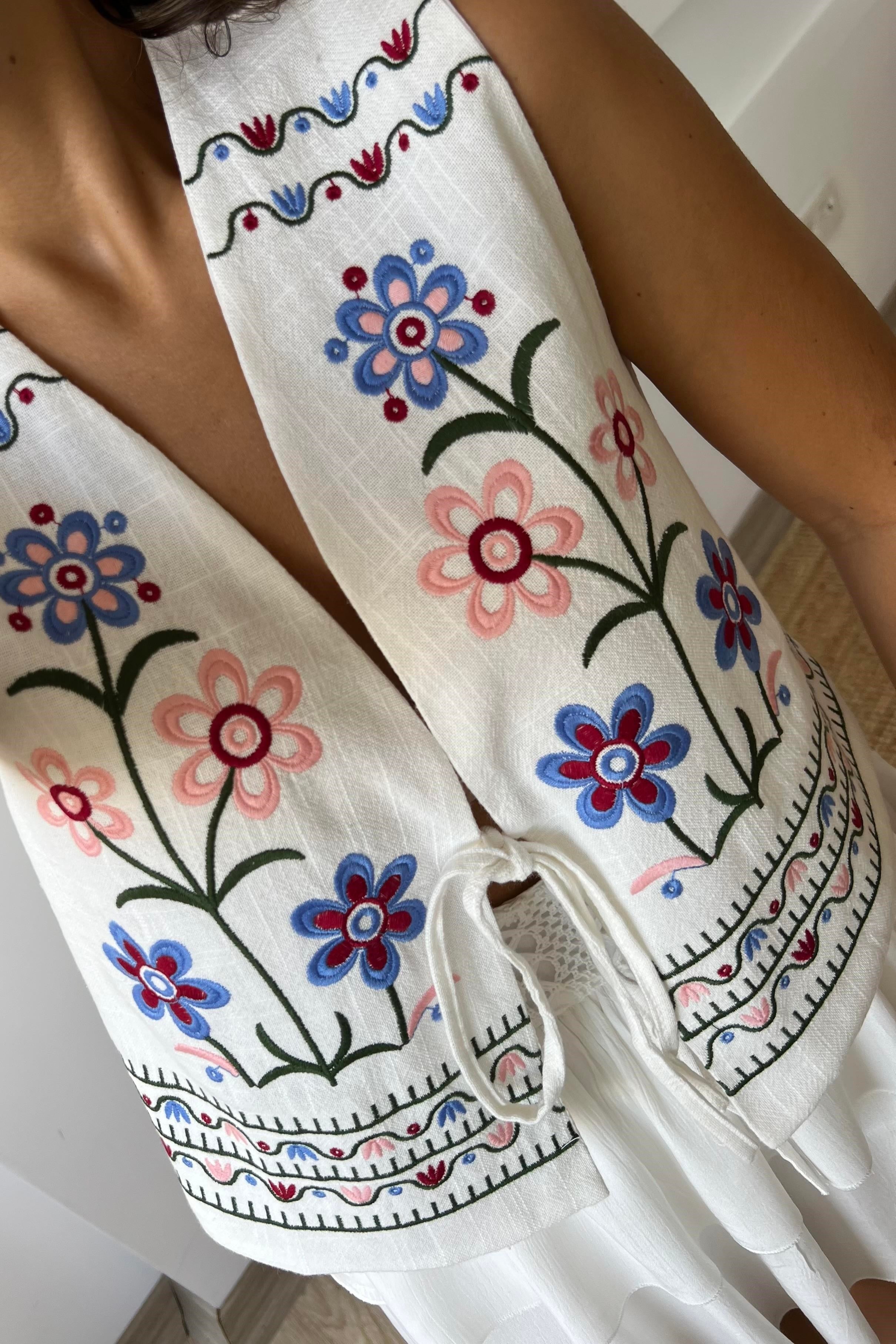 Bağlama Detaylı Nakışlı Yelek uygun fiyatlarda www.butikhola.com adresinde