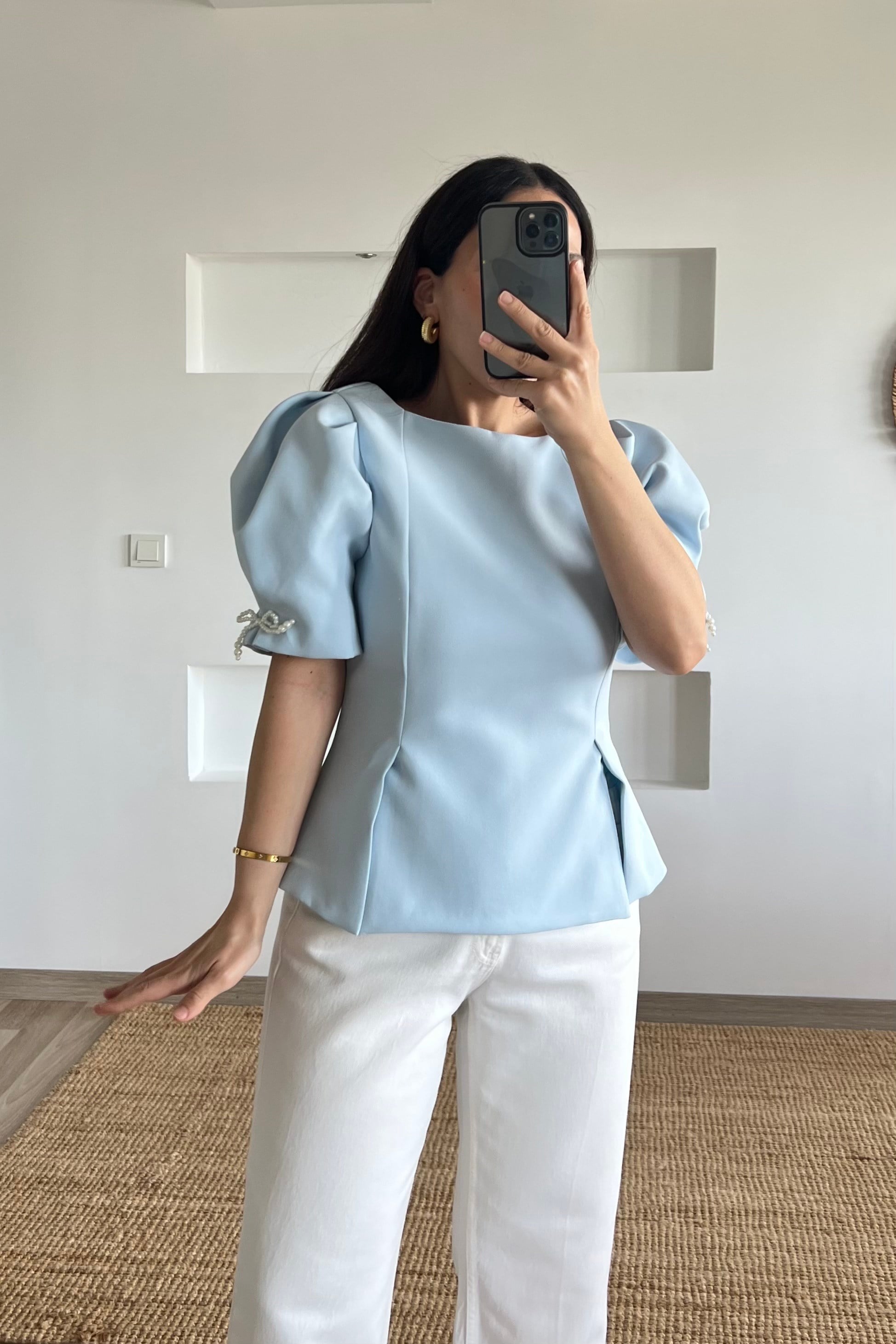 Bebe Mavisi Fiyonk Detaylı Balon Kol Bluz uygun fiyatlarda www.butikhola.com adresinde