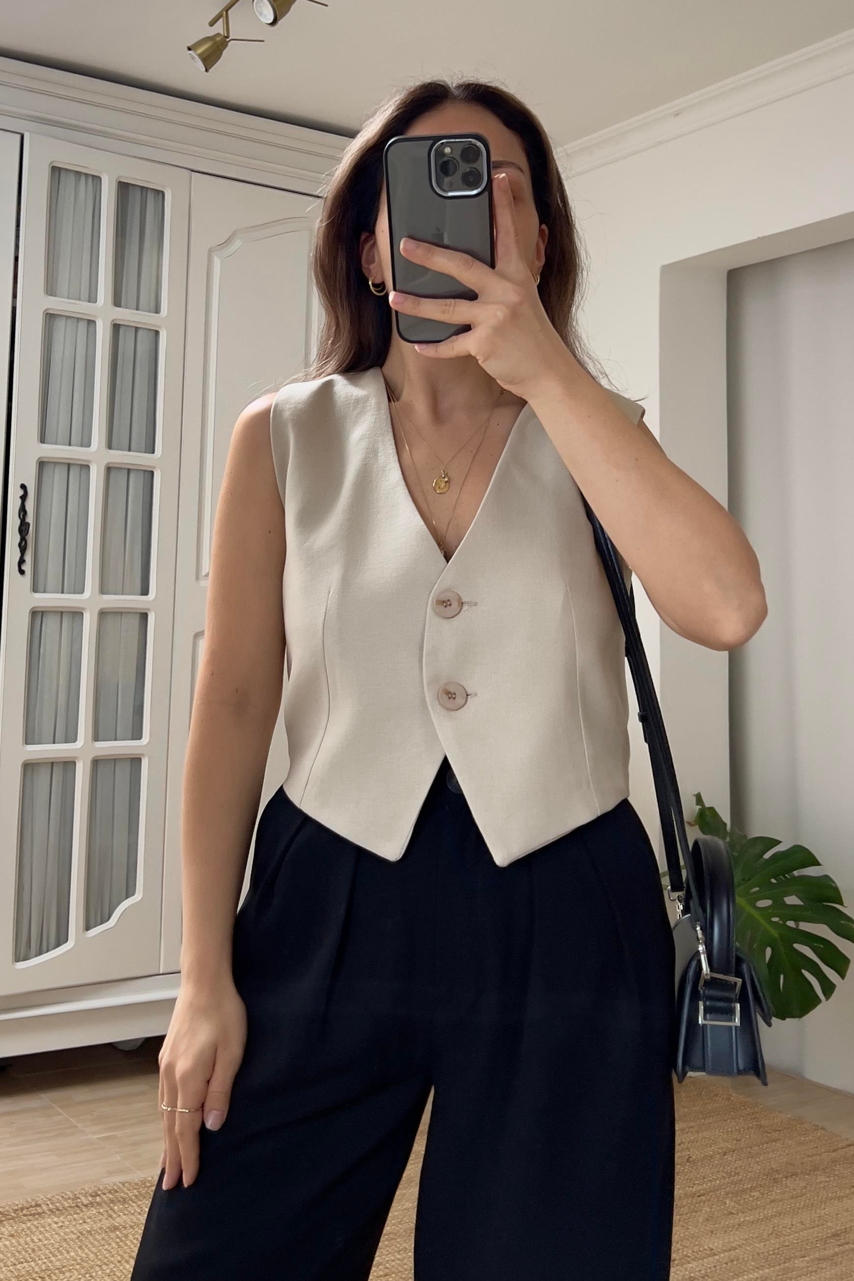 Bej Astarlı Keten Yelek uygun fiyatlarda www.butikhola.com adresinde