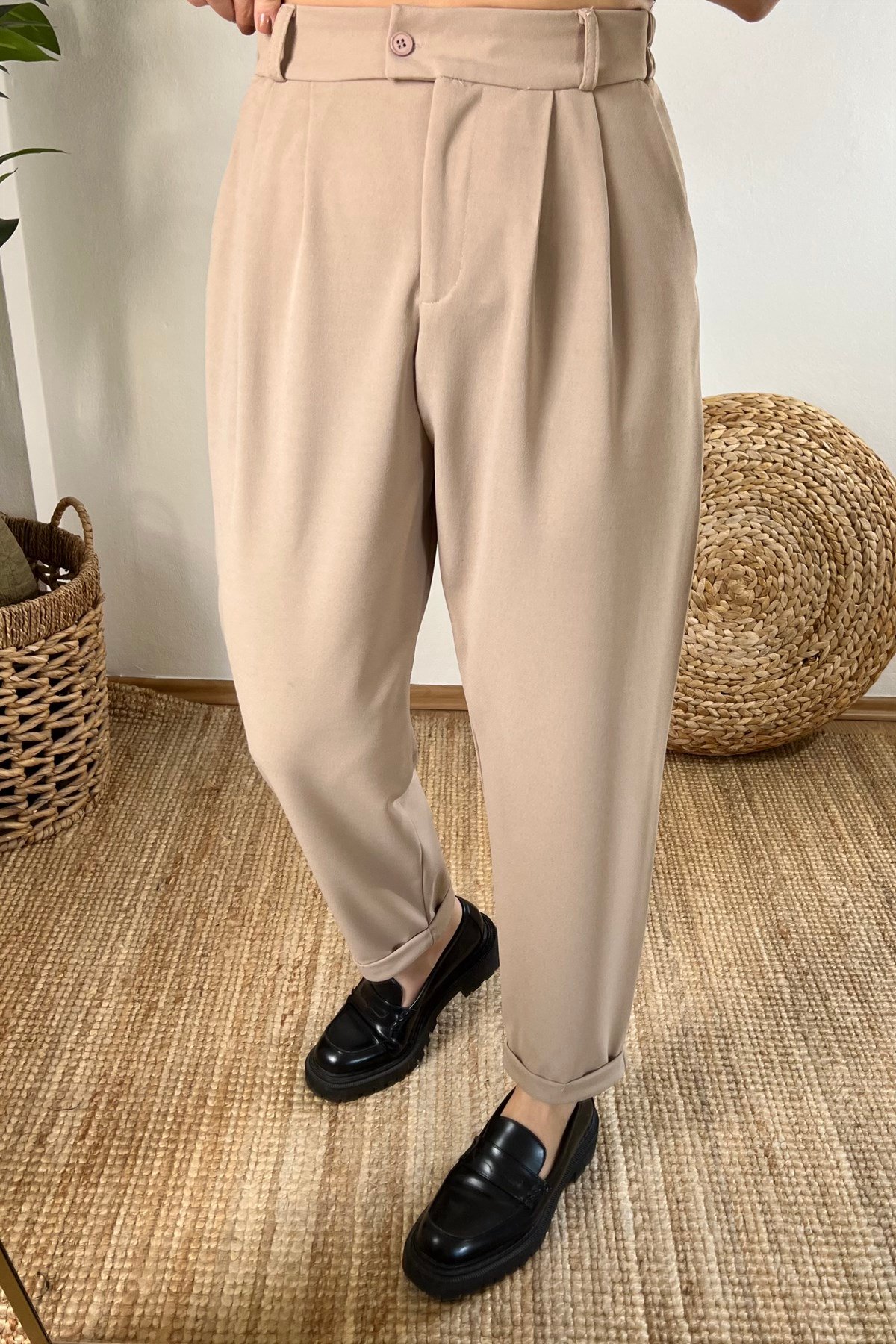 Bej Beli Lastikli Duble Paça Pantolon uygun fiyatlarda www.butikhola.com adresinde