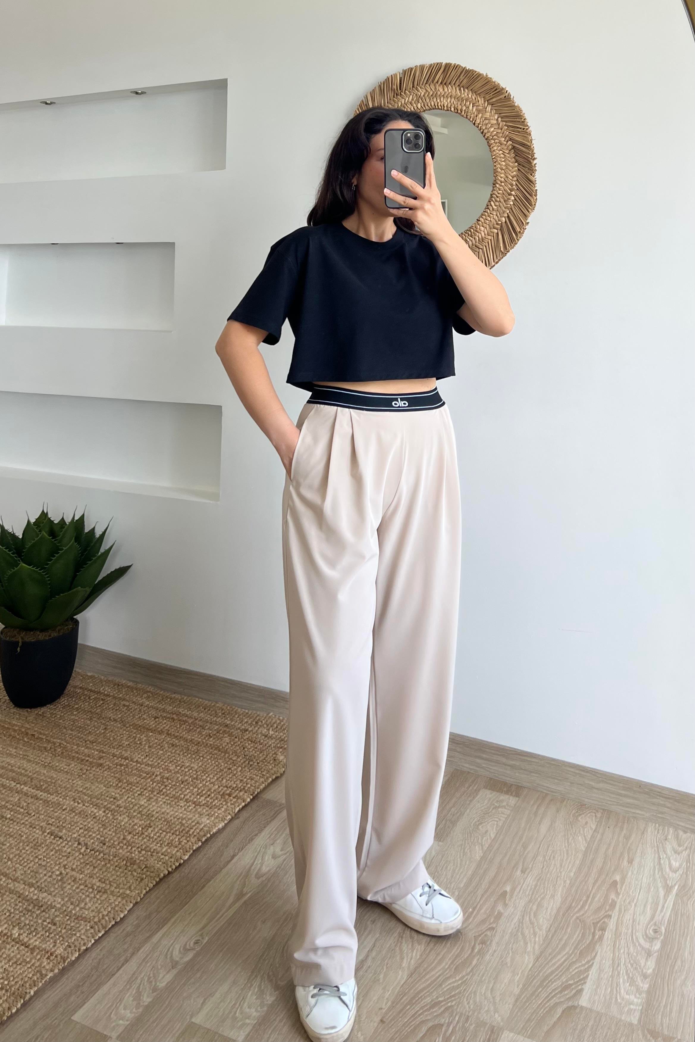 Bej Beli Logo Şeritli Trn Pantolon uygun fiyatlarda www.butikhola.com adresinde