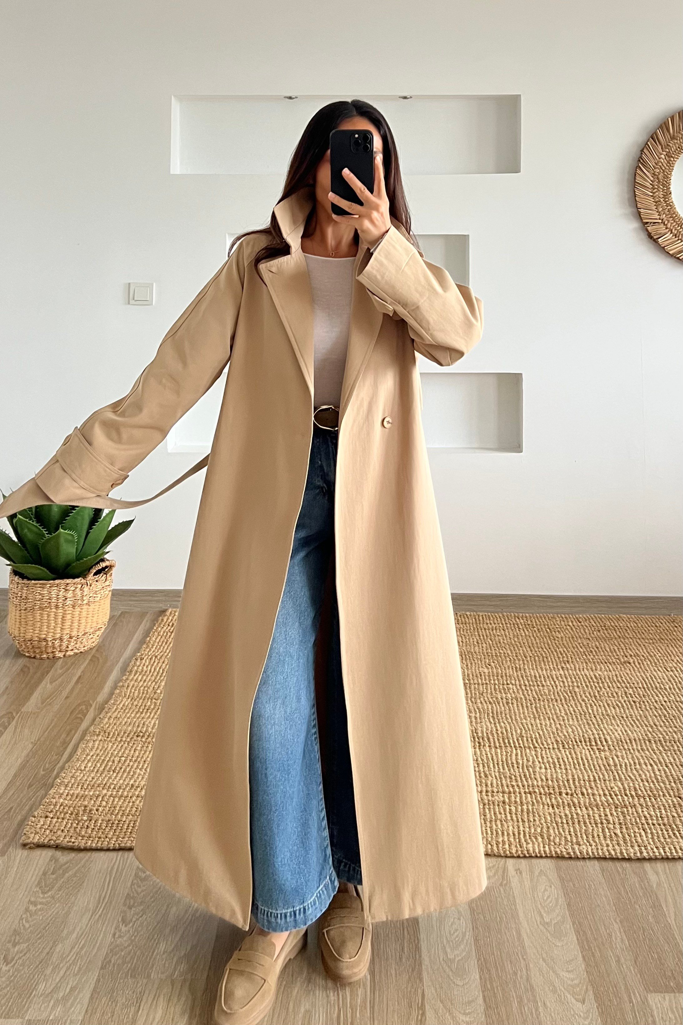 Bej Dik Yaka Astarlı Maxi Trençkot uygun fiyatlarda www.butikhola.com adresinde
