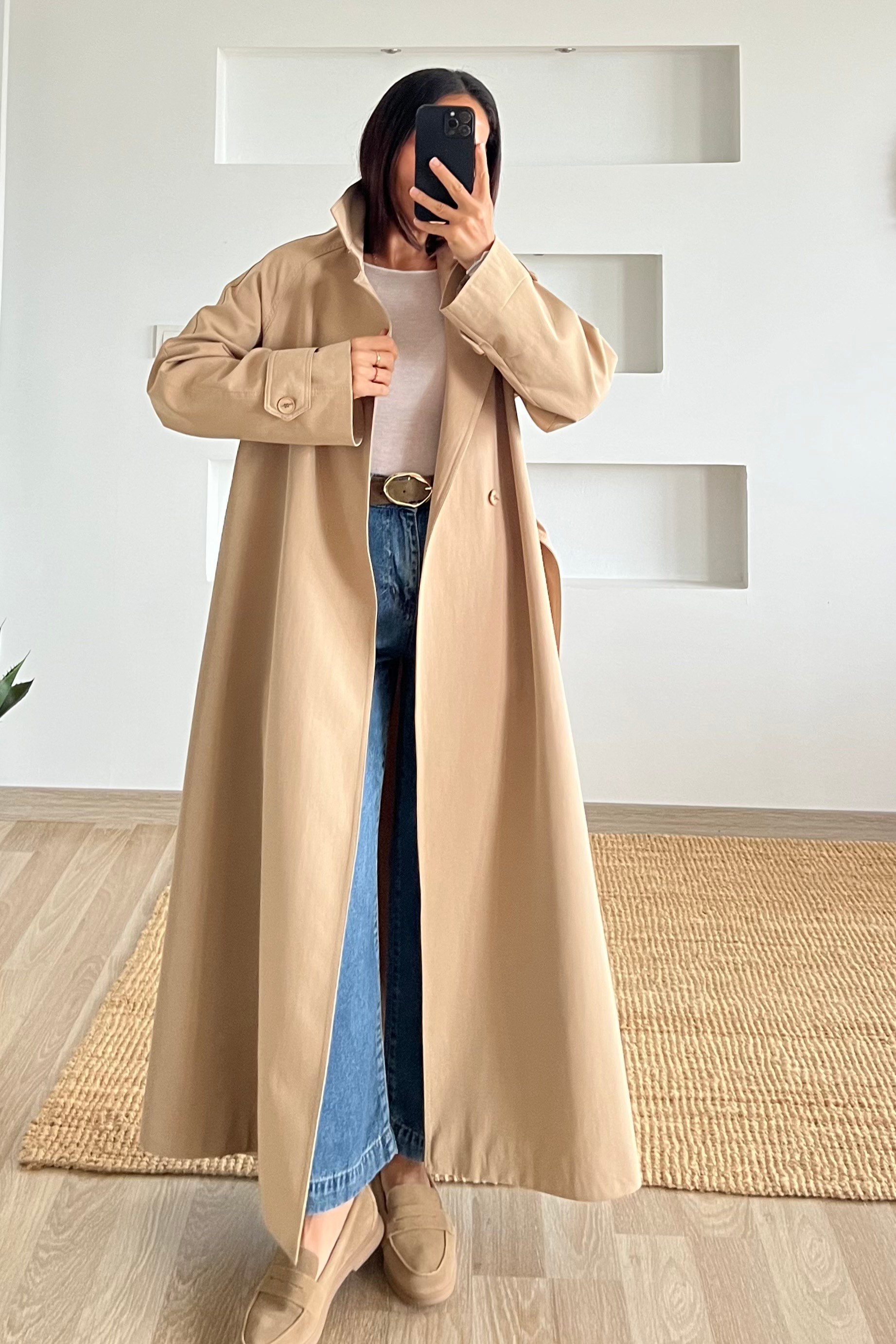Bej Dik Yaka Astarlı Maxi Trençkot uygun fiyatlarda www.butikhola.com adresinde