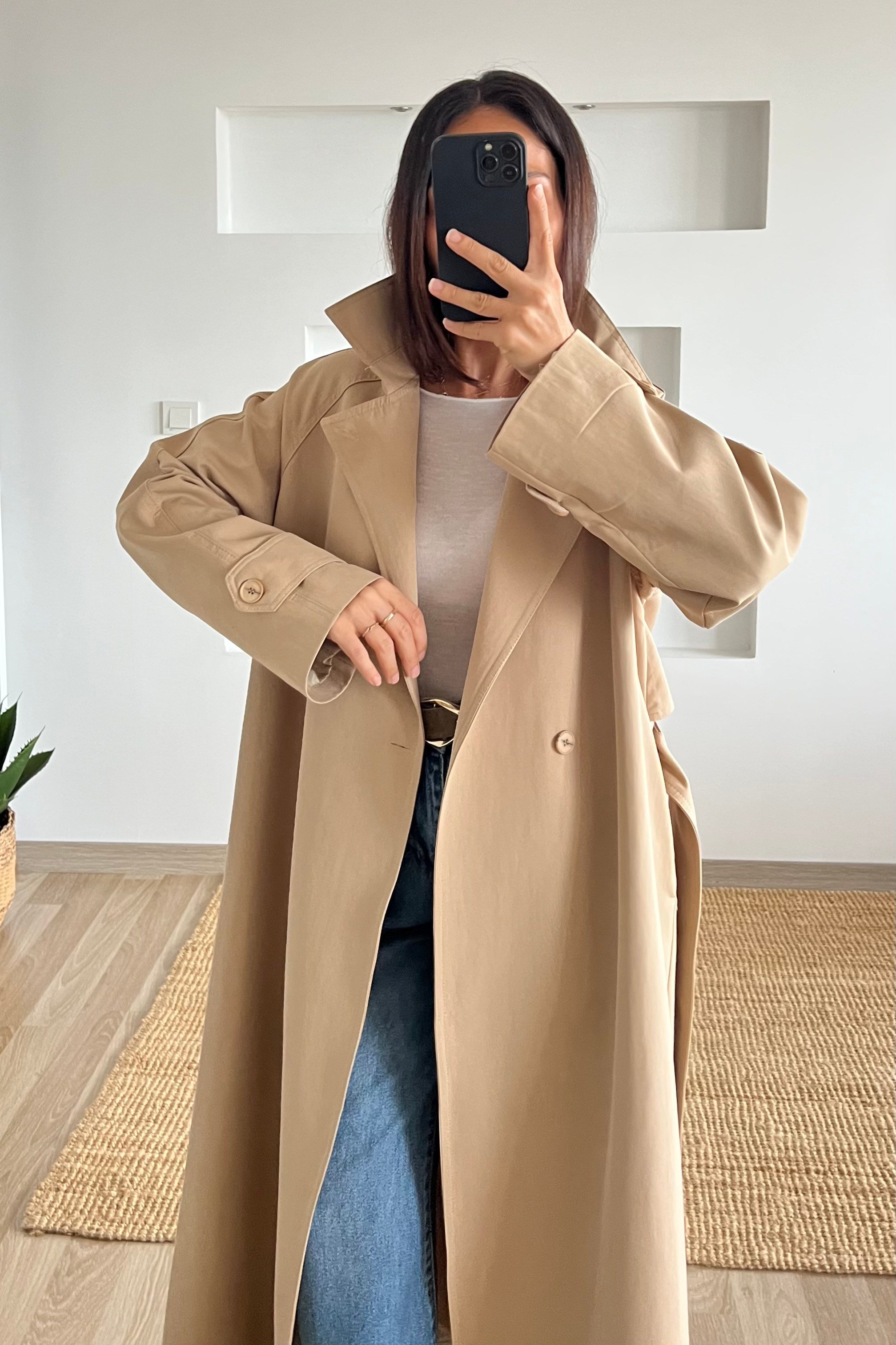 Bej Dik Yaka Astarlı Maxi Trençkot uygun fiyatlarda www.butikhola.com adresinde