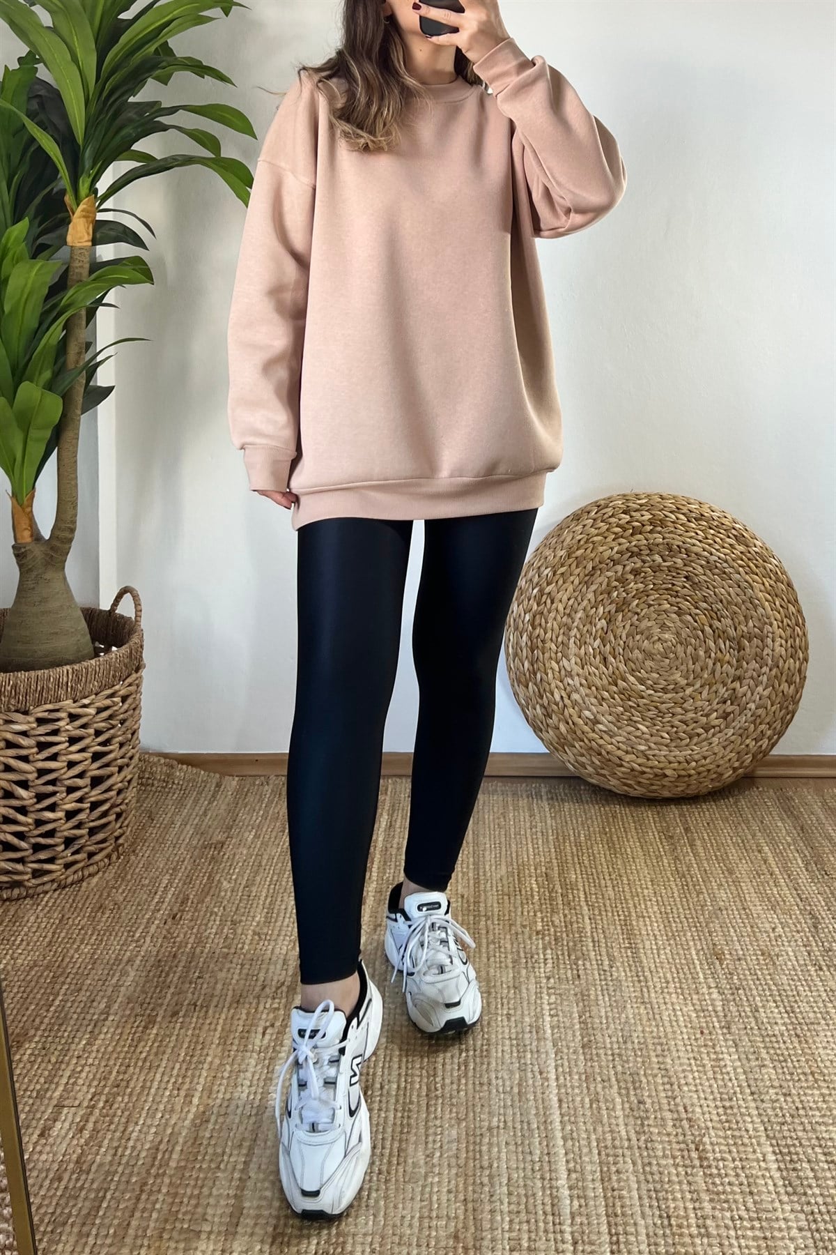 Bej İçi Polarlı Basic Sweatshirt uygun fiyatlarda www.butikhola.com adresinde