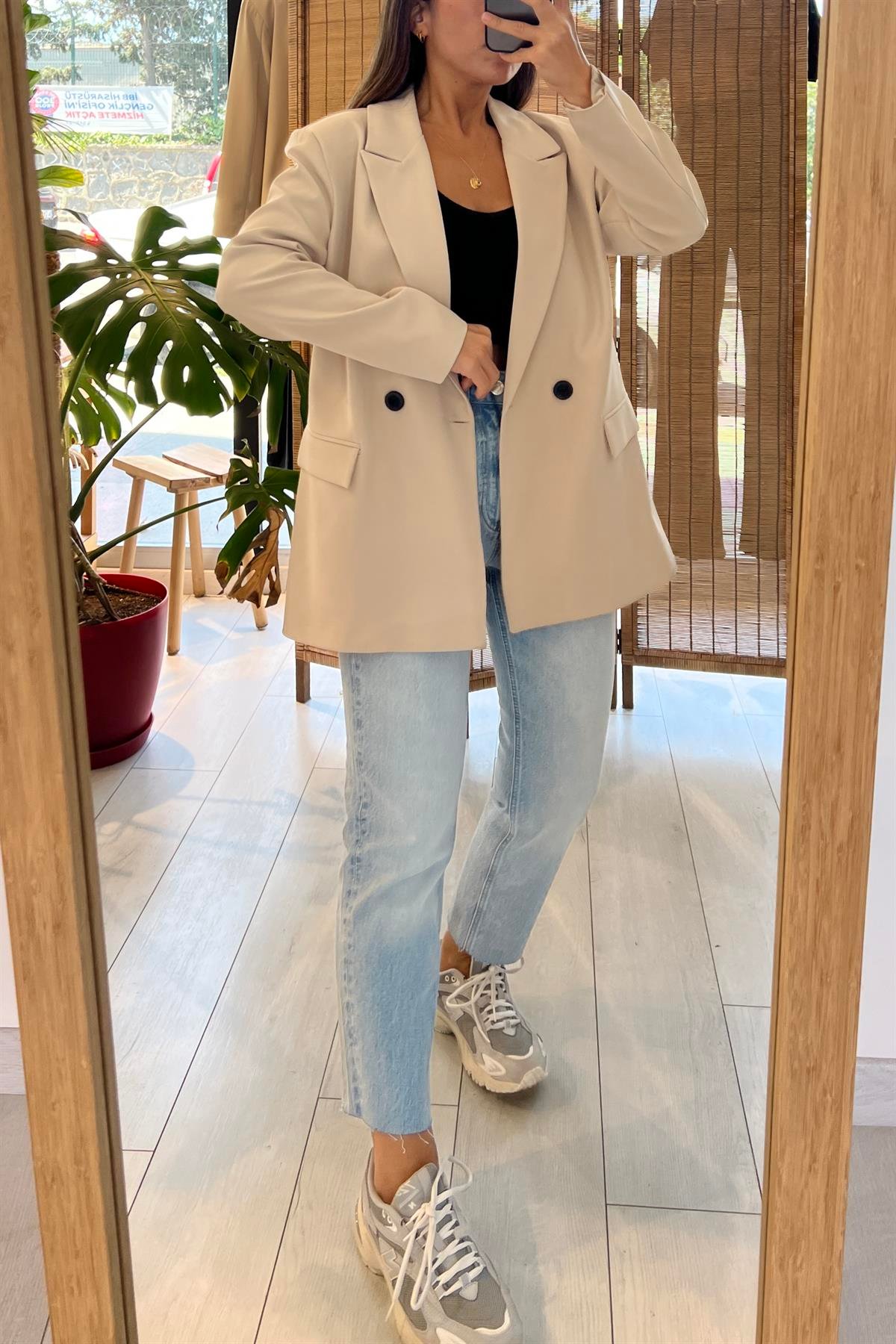 Bej Kruvaze Oversize Blazer uygun fiyatlarda www.butikhola.com adresinde
