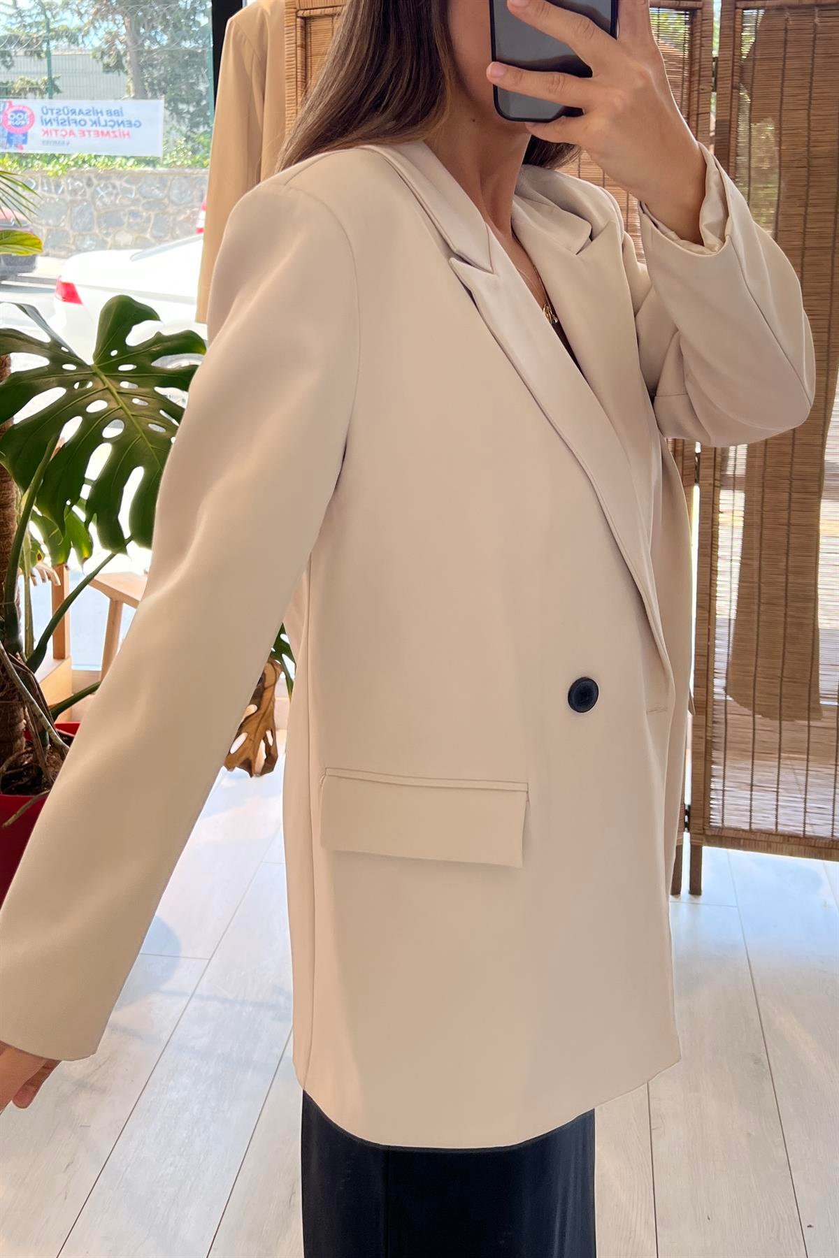 Bej Kruvaze Oversize Blazer uygun fiyatlarda www.butikhola.com adresinde