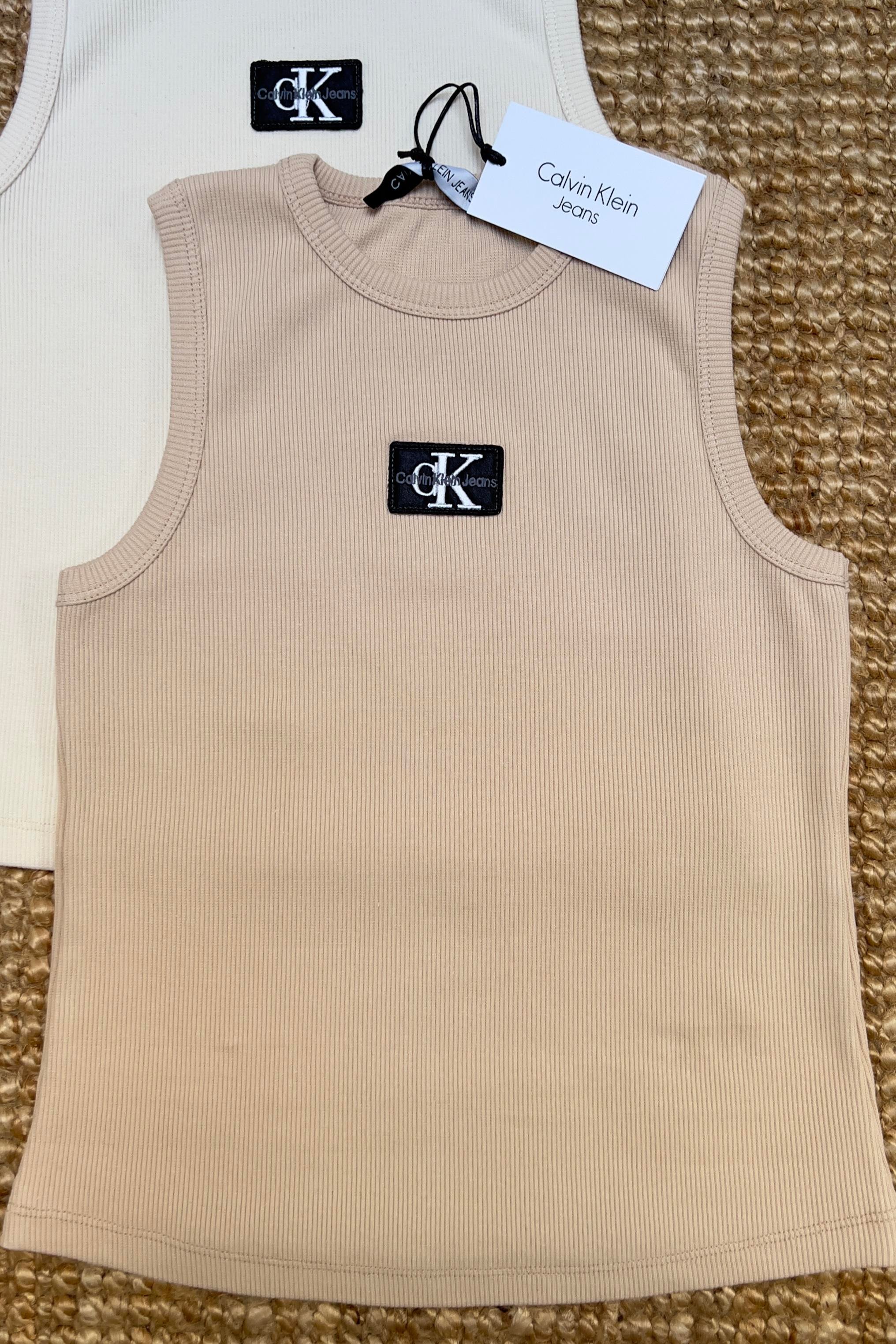 Bej Logolu kolsuz Tshirt uygun fiyatlarda www.butikhola.com adresinde